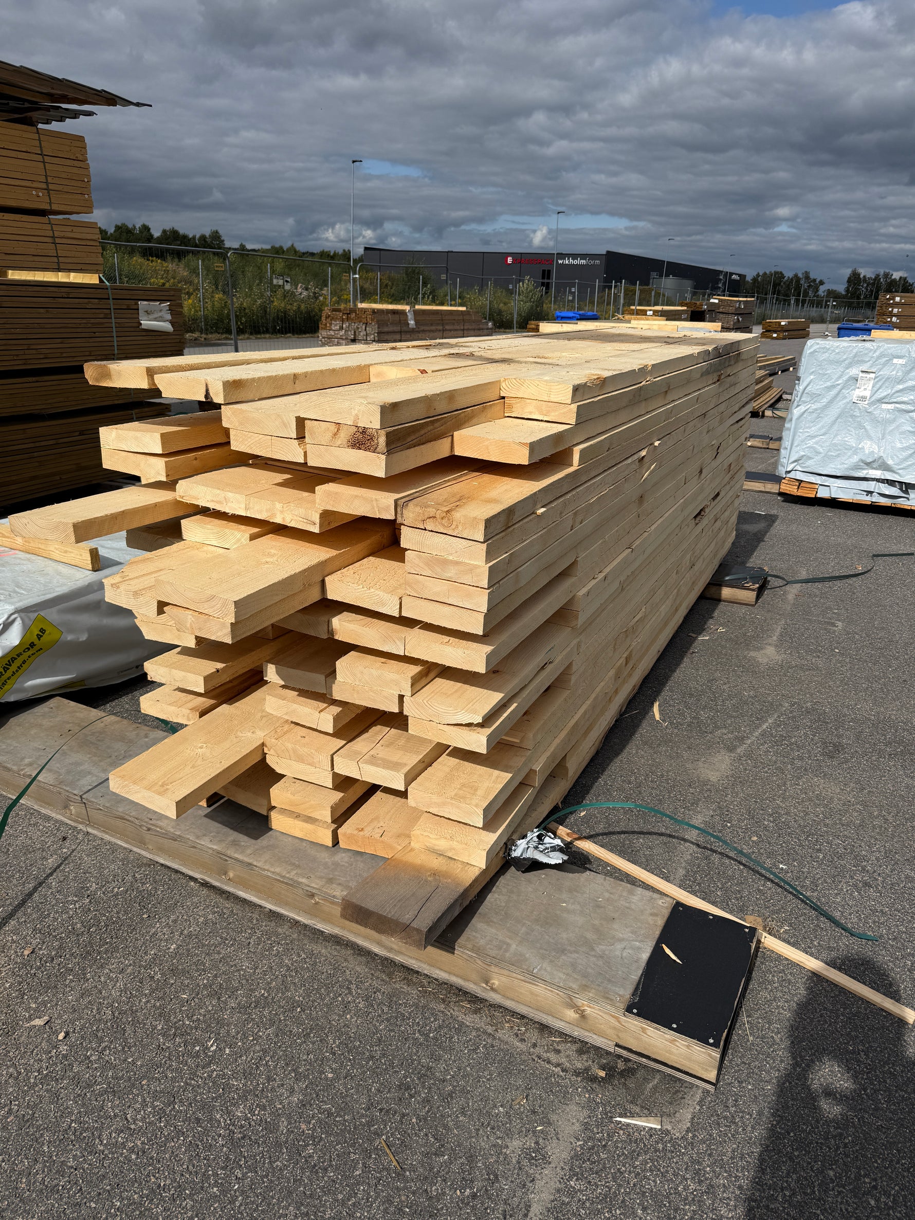 Paket Ohyvlade Reglar 47x200mm- 120st (3.0-3.90m)