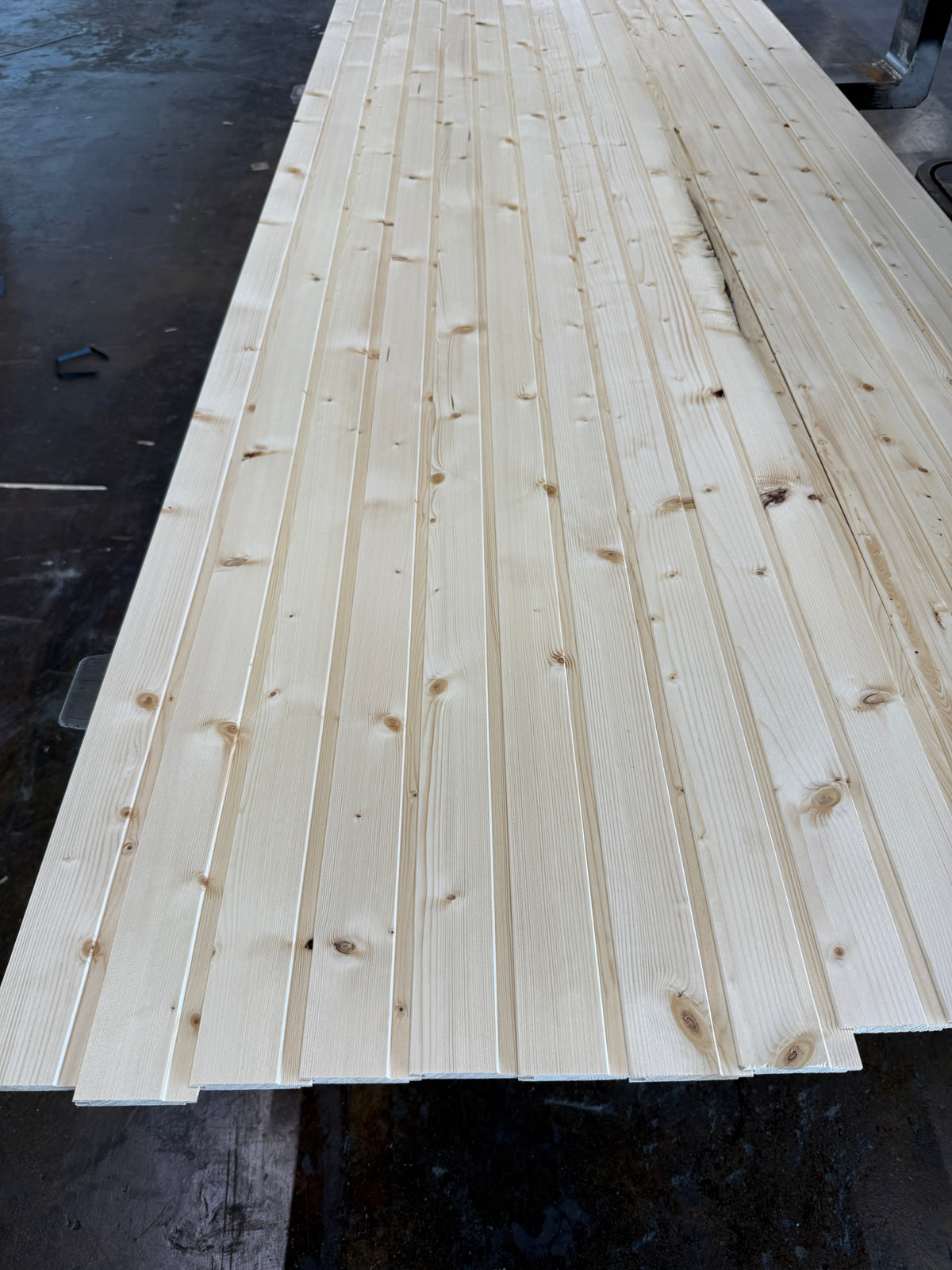 Bastupanel 12x70mm- 2,40m (Säljs per bunt) 1,2kvm- Andra Sortering