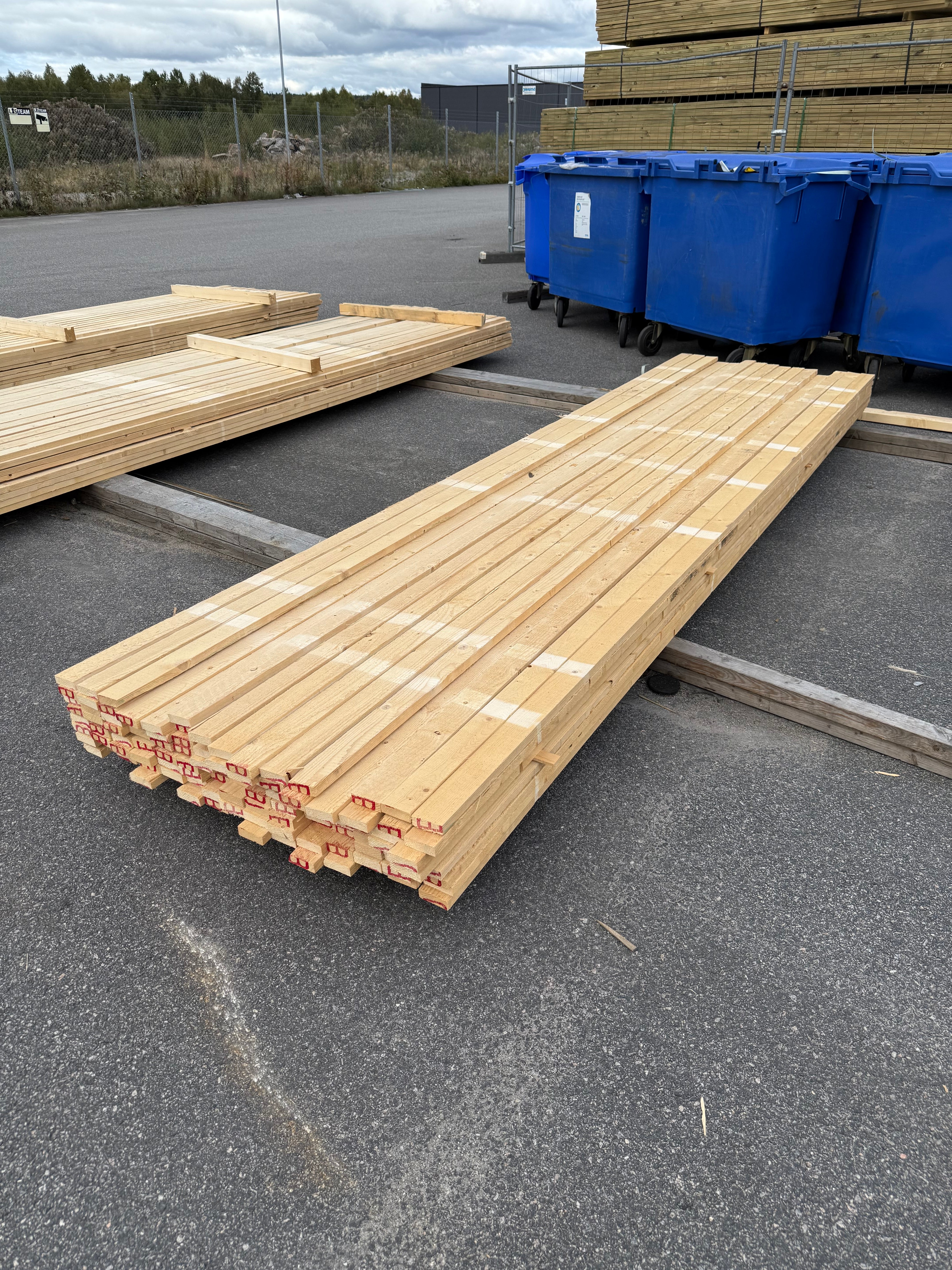 Paket Brädor 19x63mm – 117 st (3,90 m, gran, ohyvlad/råsågad)
