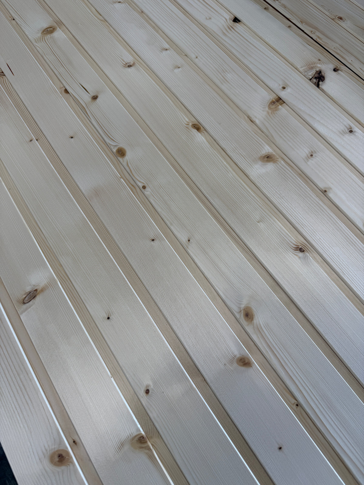Bastupanel 12x70mm- 2,40m (Säljs per bunt) 1,2kvm- Andra Sortering