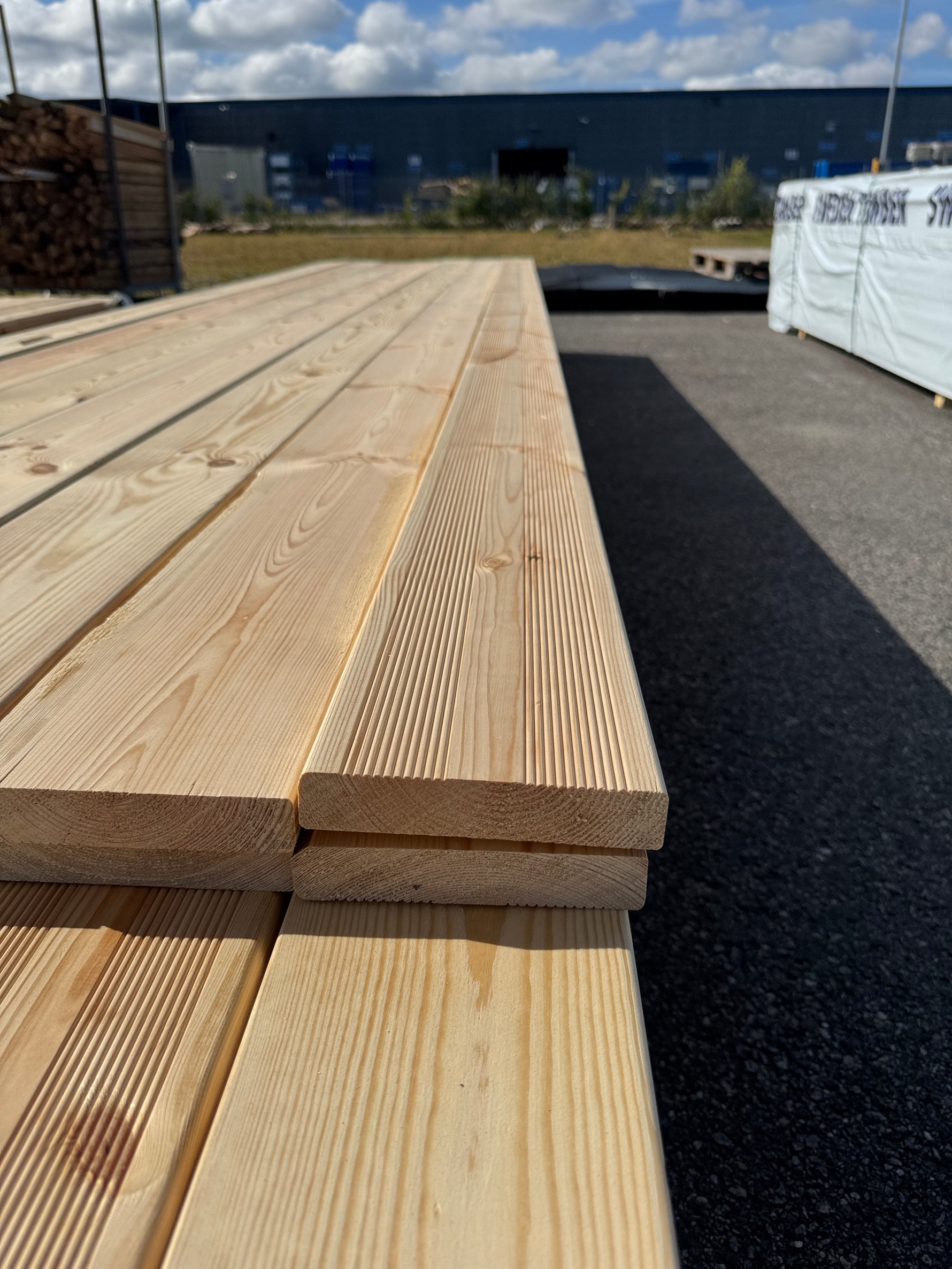 Paket Rillad 28x145 – 84st – 4.50–4.80 m – ANDRASORTERING