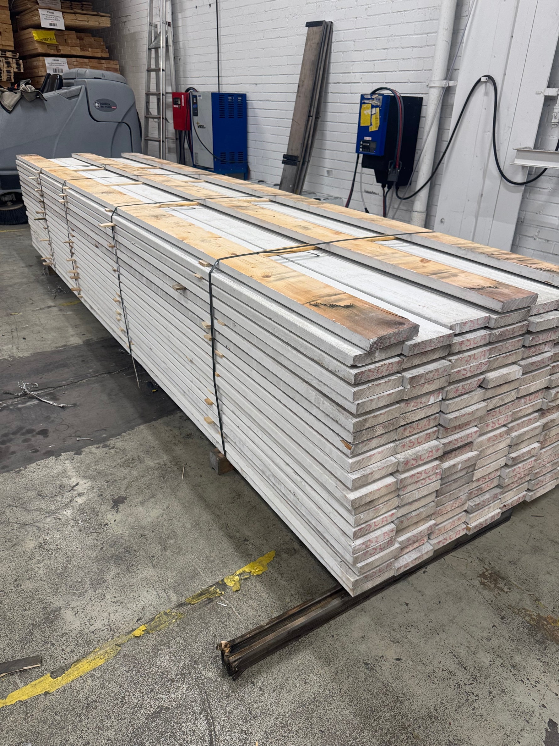 Paket Finsågad Panel 28x145mm- 4.20m, 129st vit/ljusgrå - Spirec