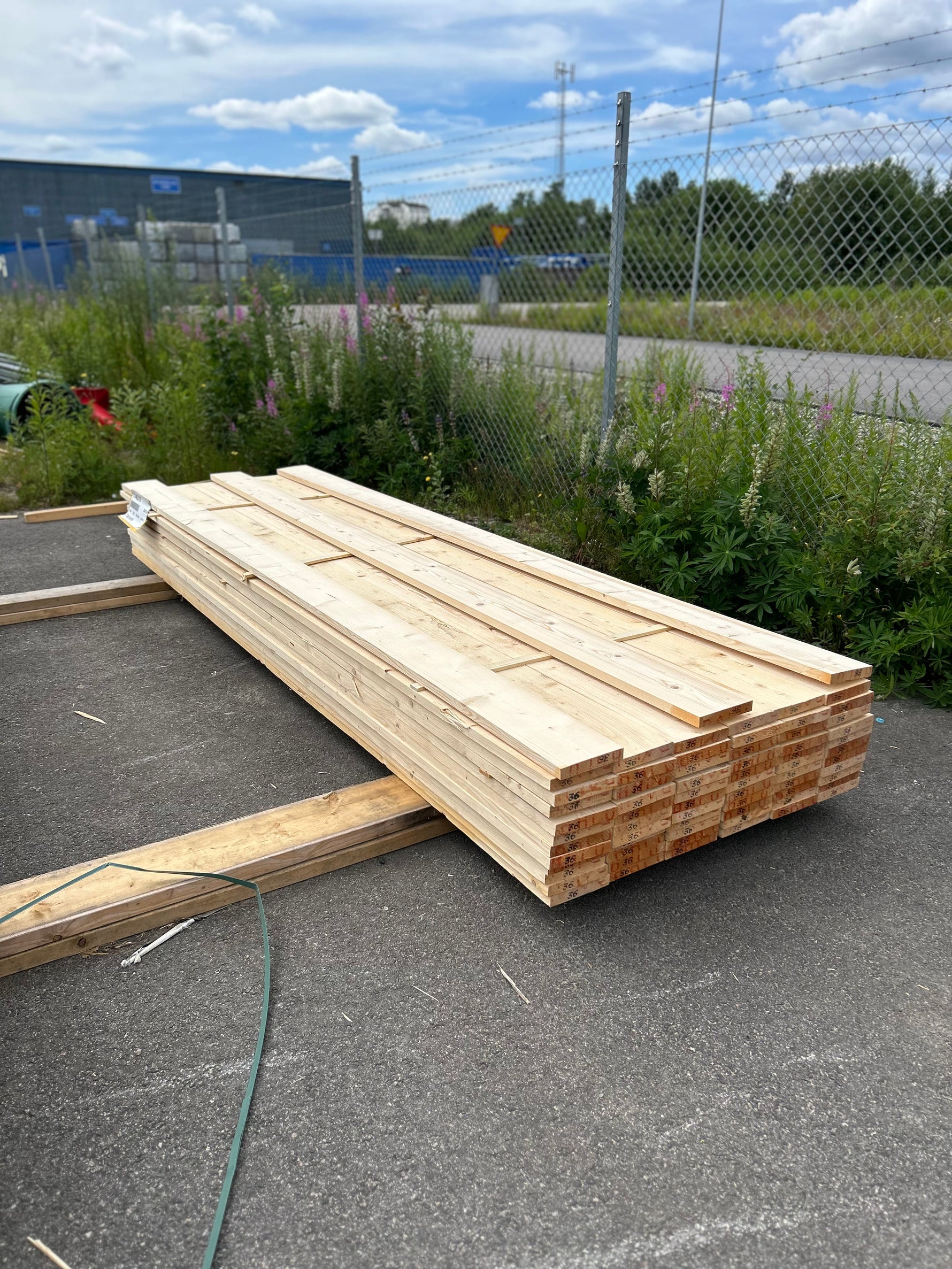 Paket Finsågade Brädor 28x170mm 3.60m- 69st Obehandlade