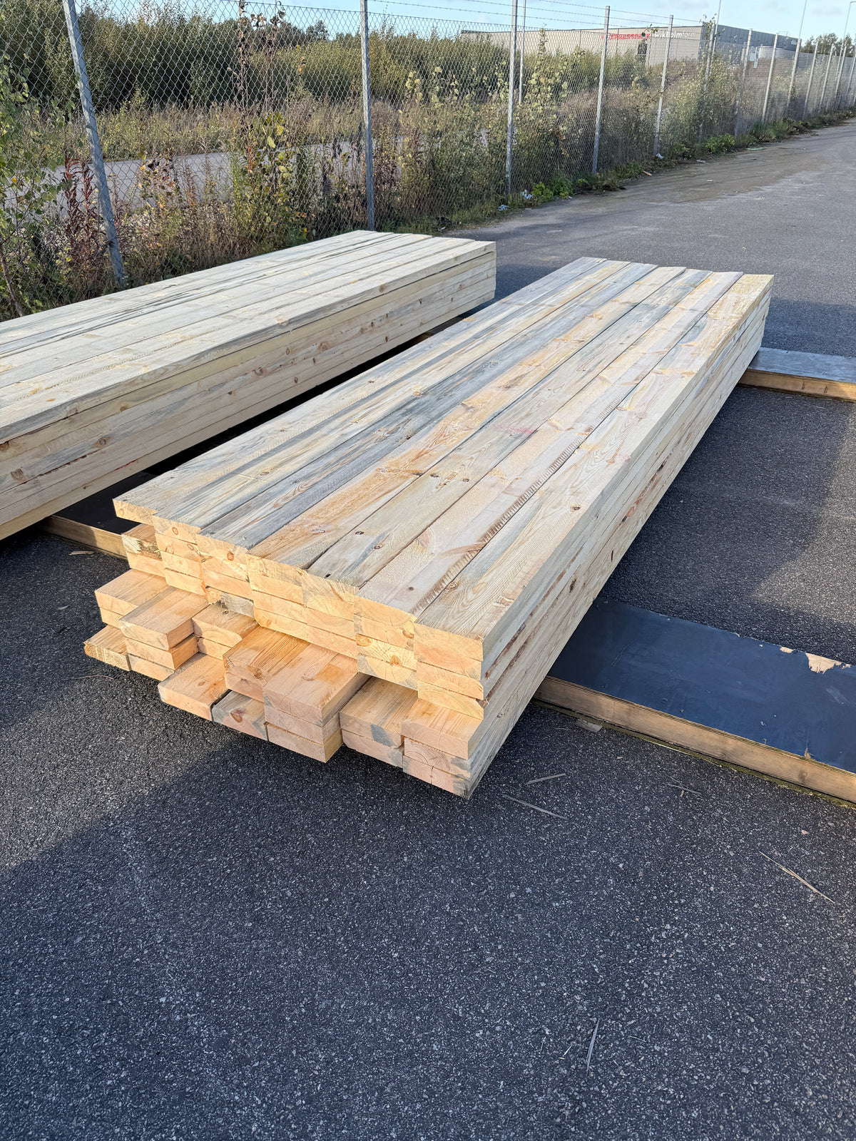 Paket Ohyvlade Reglar 47x150mm (3,30–3,60m) 49st Fuktskadat