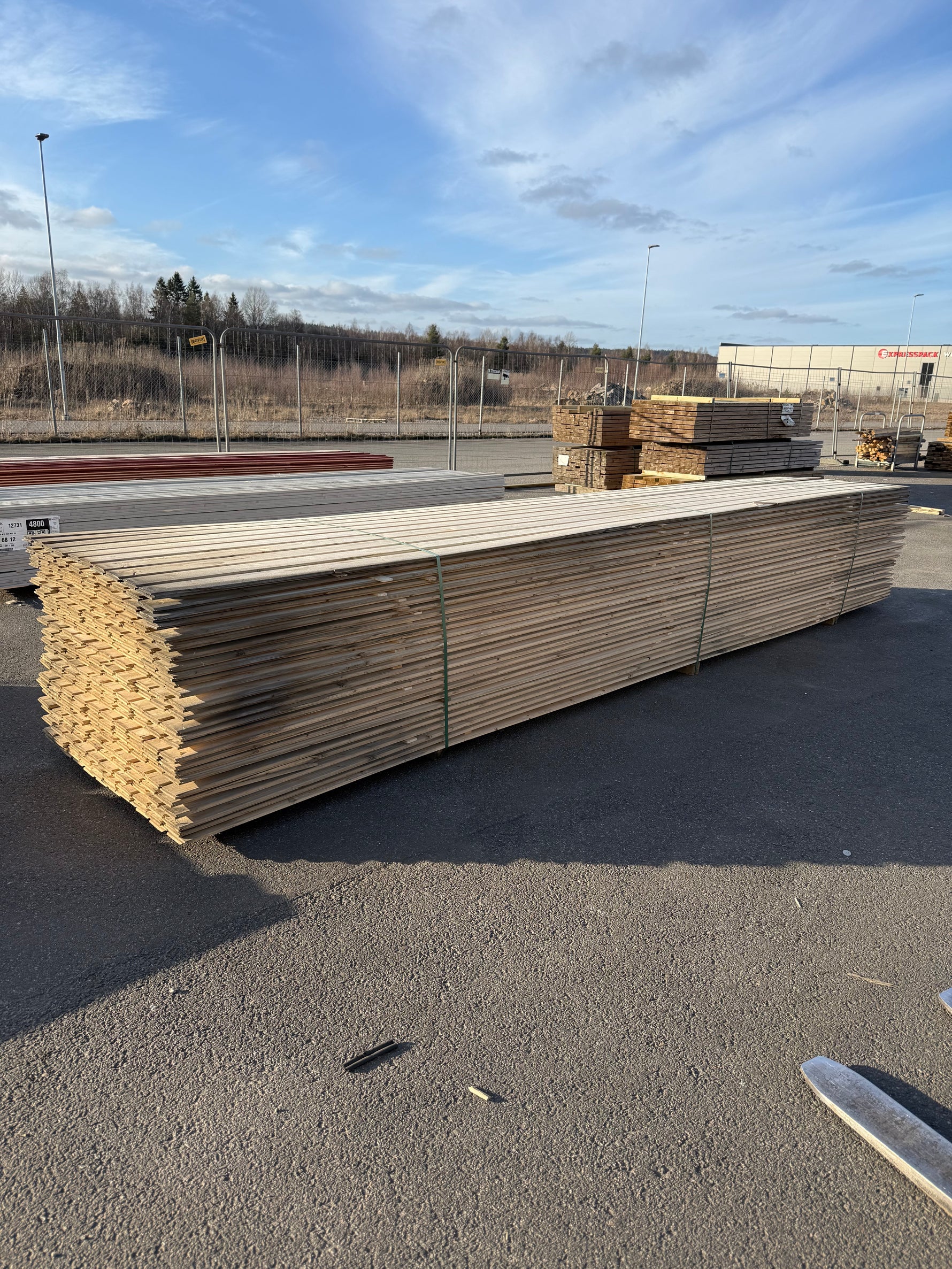 Paket Ytterpanel Enkelfas Fals Ändspont 22x120mm – 250 st 5,40 m - Spirec