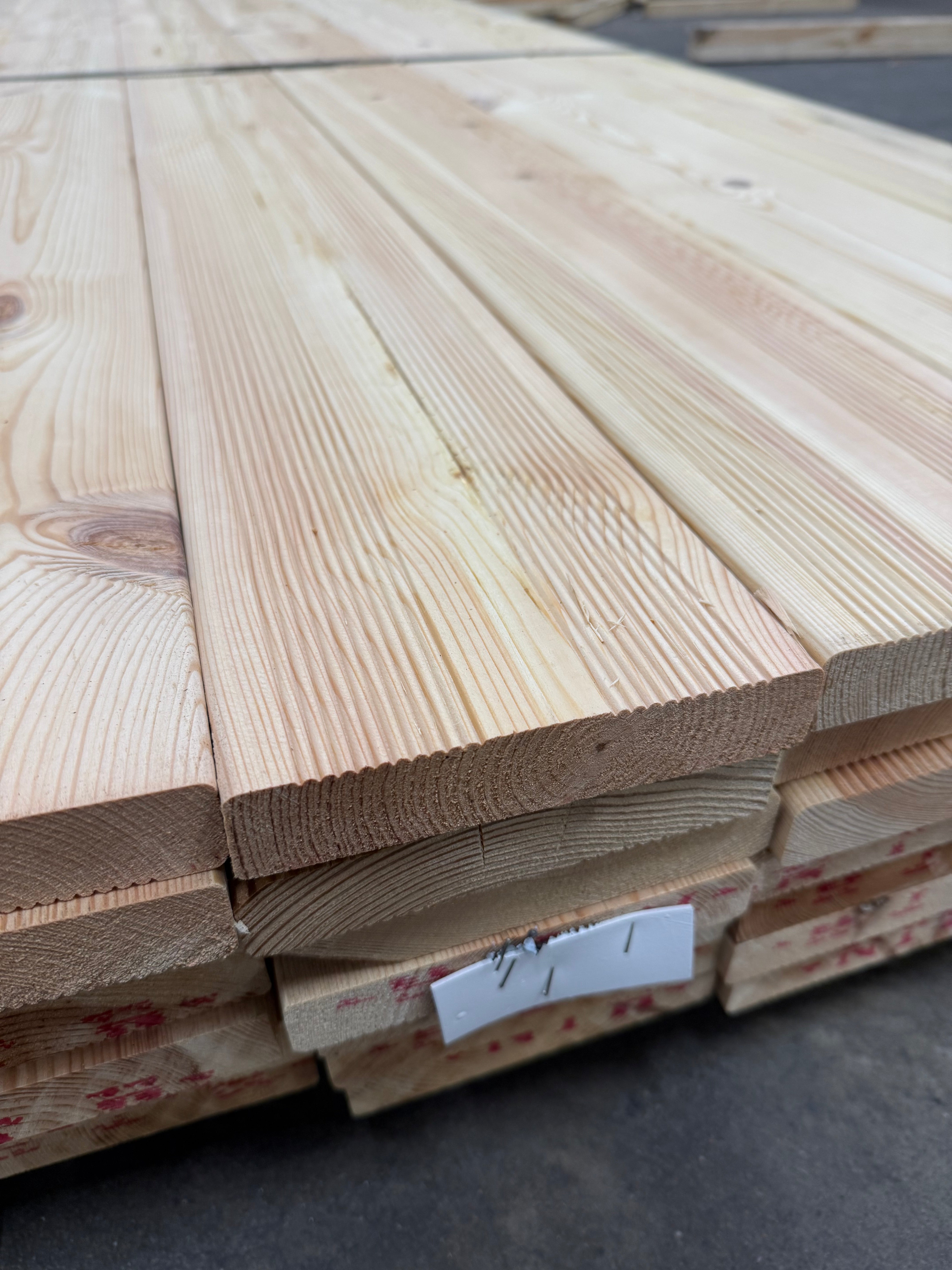 Paket Hyvlade Brädor 27x145mm 3.60m- 49st (Furu Rillad) B- sortering