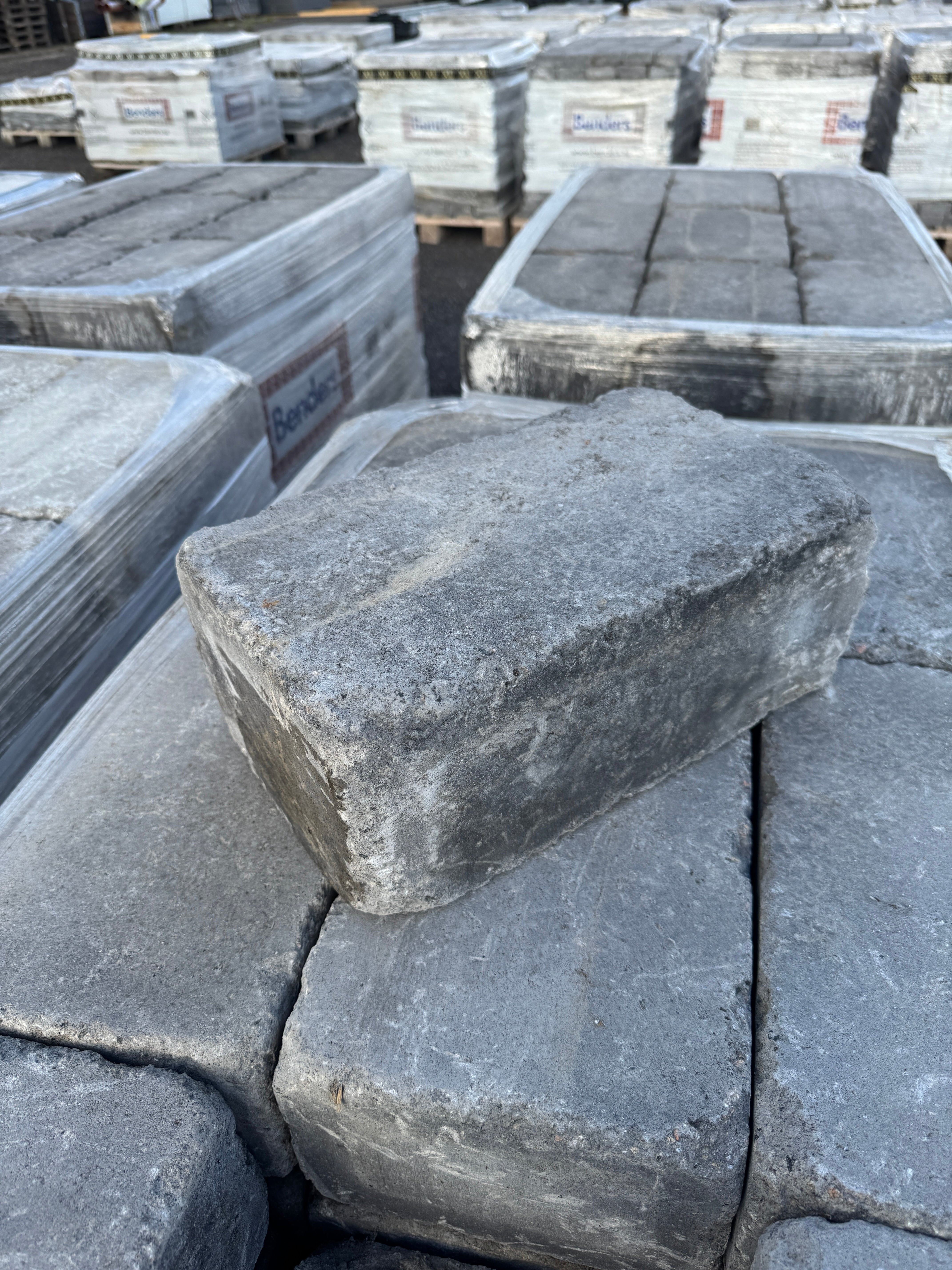 Marksten Labyrint Antik Maxi 350x210x140mm Gråmix 40kr/st