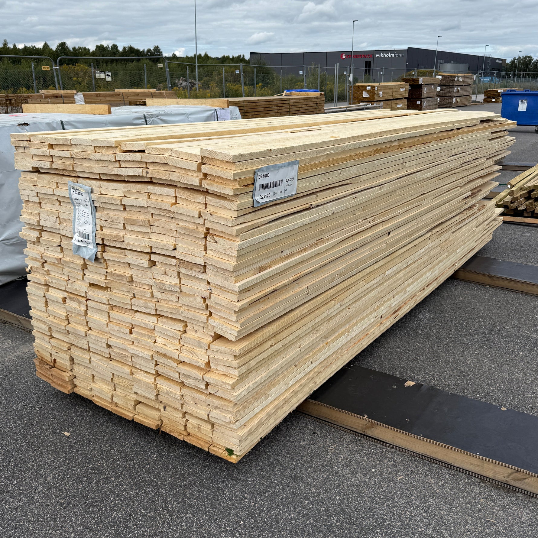 Paket Råsågade Brädor 22×125 mm – 411 st (2,40-3,90m)