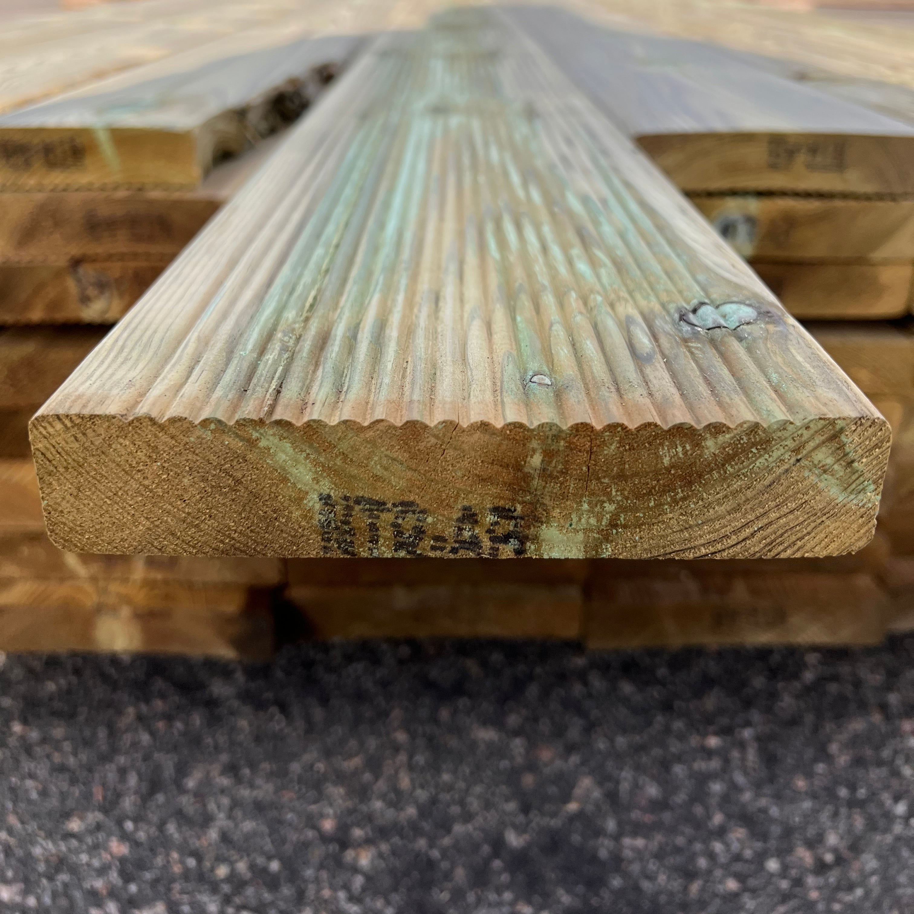 Paket Tryckimpregnerad Trall 28x145 Rillad 56 st 3,90m (B-Sortering)