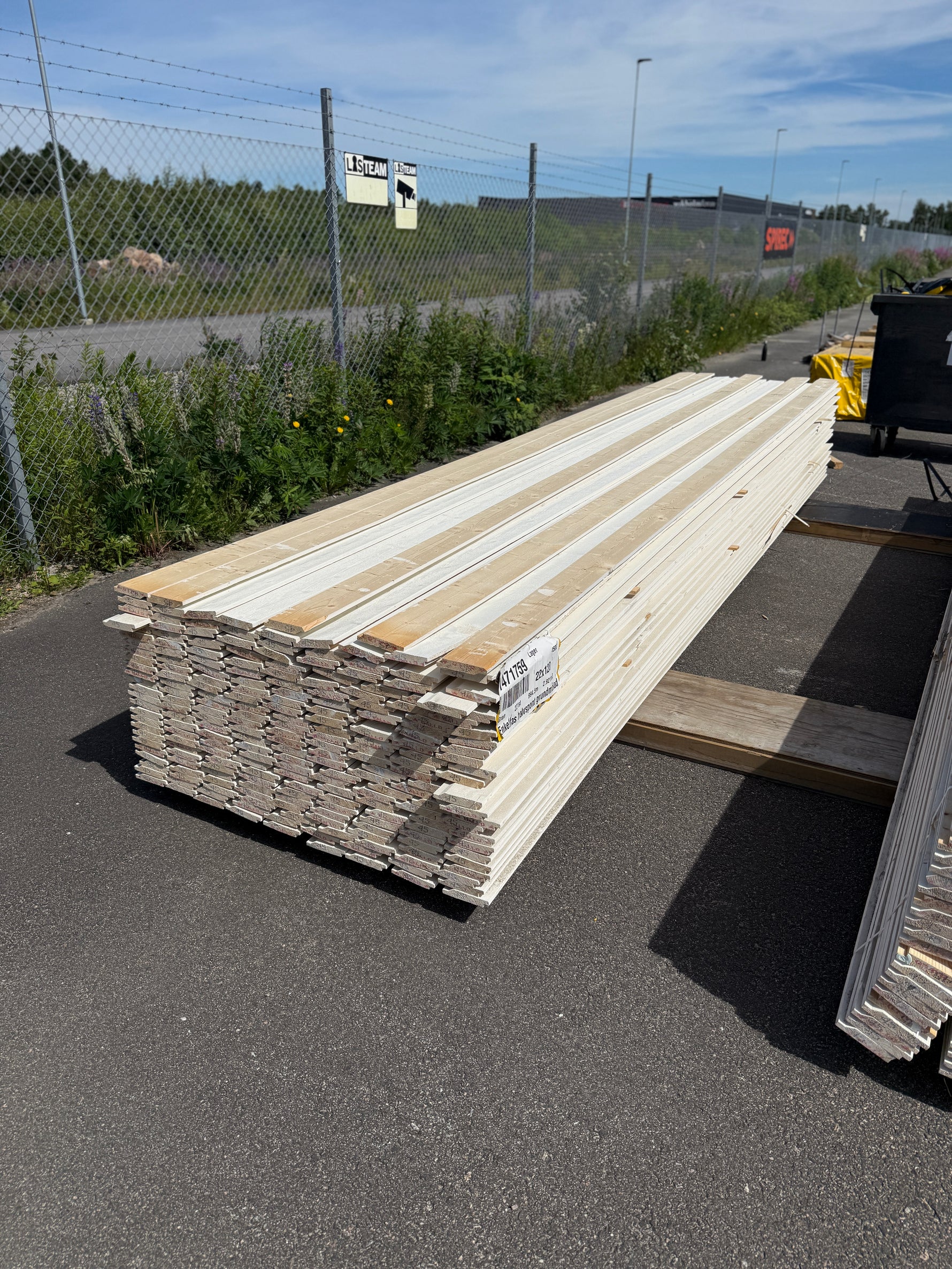 Paket Ytterpanel Enkelfas Halvspont 22x120mm, 221st 4.50m Grundmålad