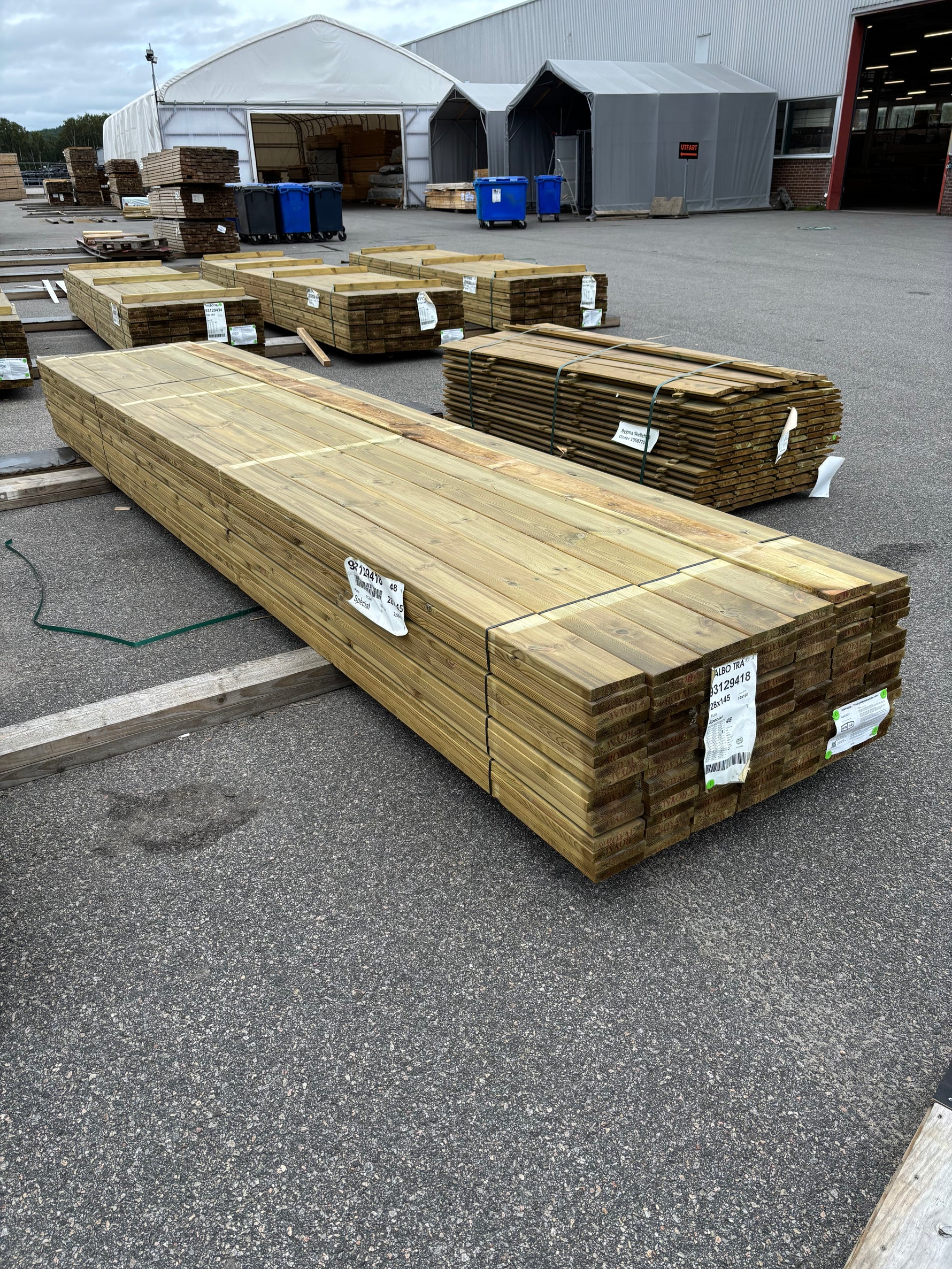 Paket Tryckimpregnerad Rillad Trall 28x145mm – 112st, 4,80m
