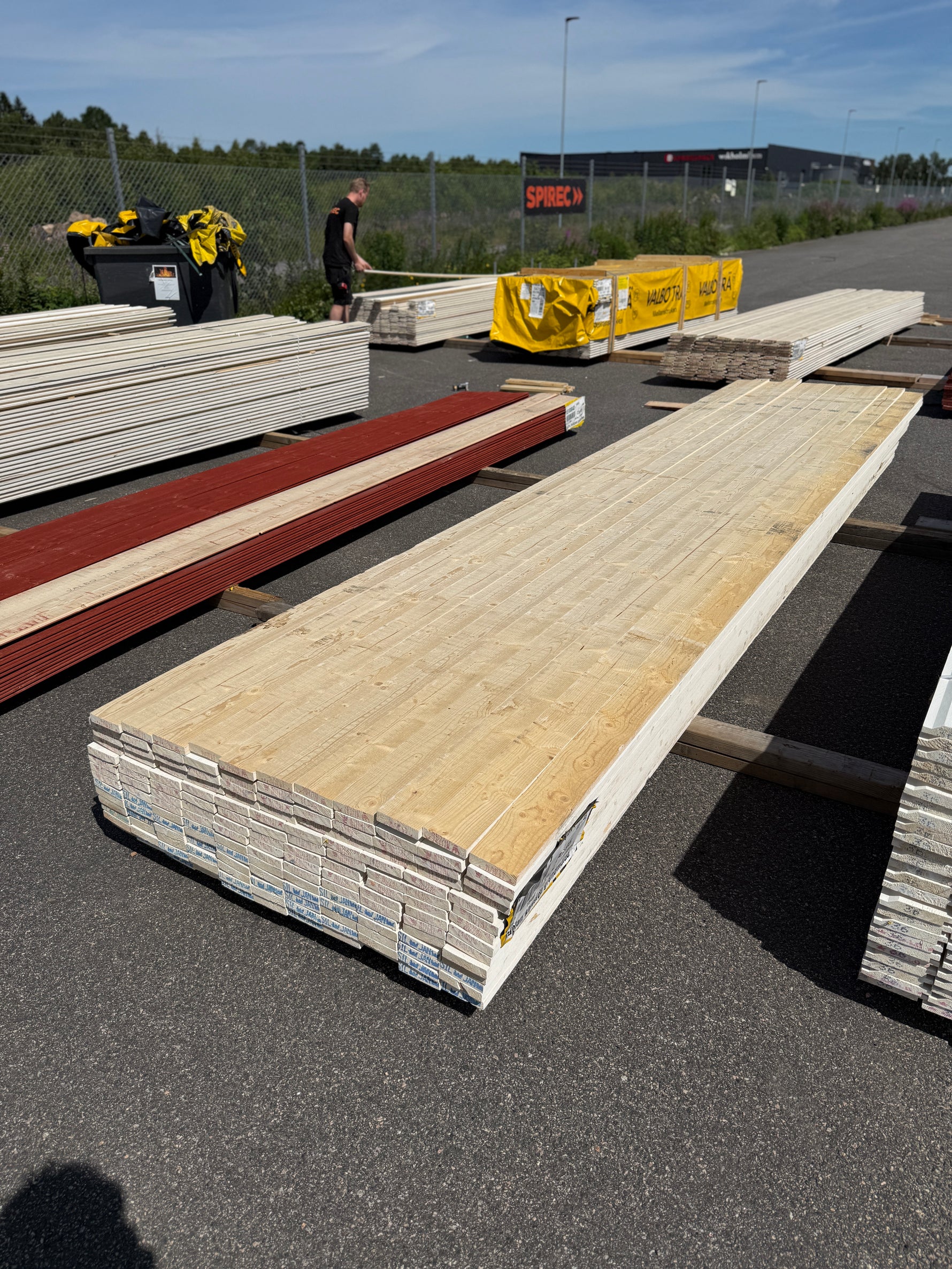 Paket Finsågade Brädor 22x95mm, 160st 4.50-4.80m Grundmålad