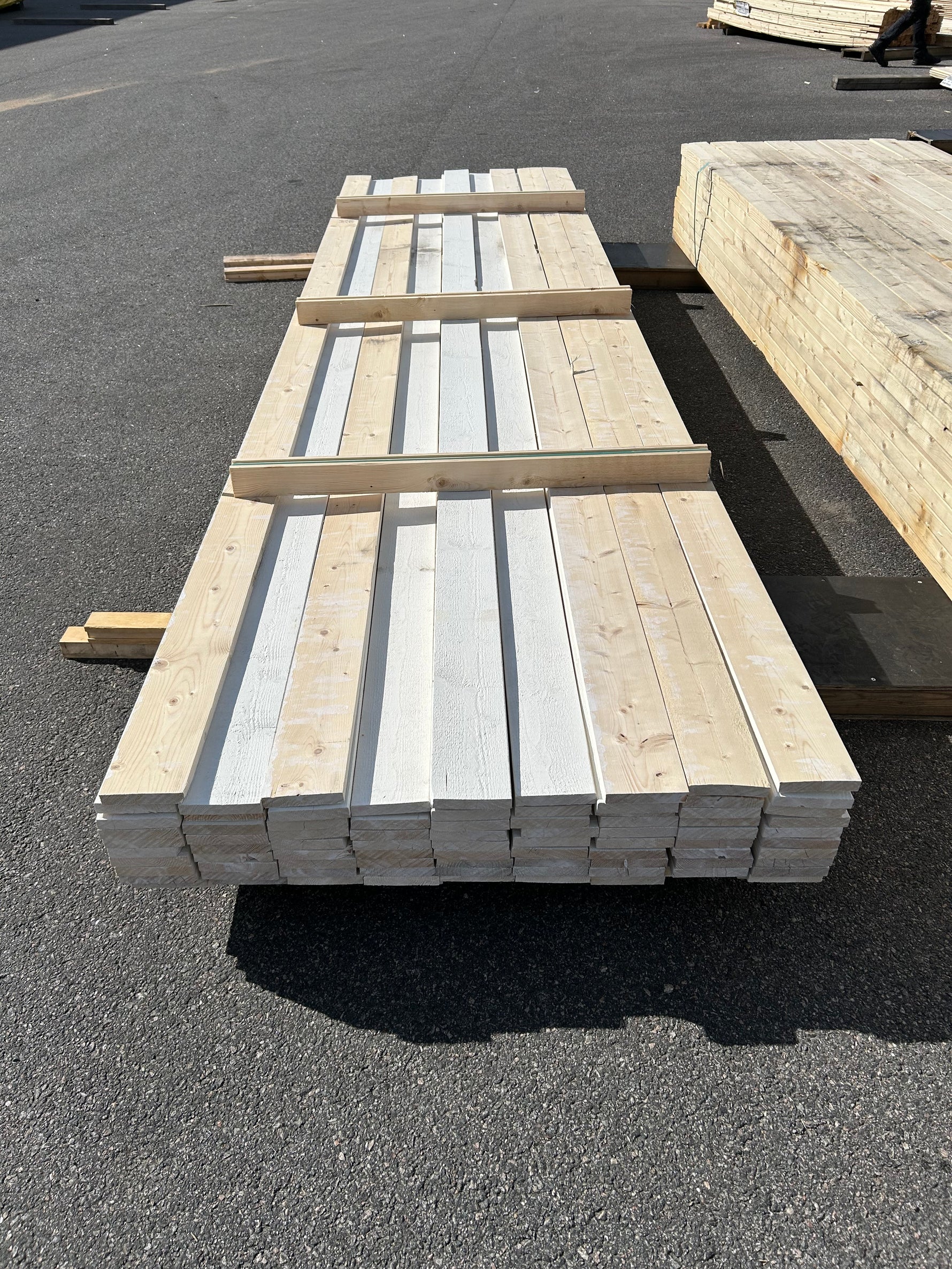 Paket Finsågade Brädor 22x120mm 4.20m 94st Grundmålade