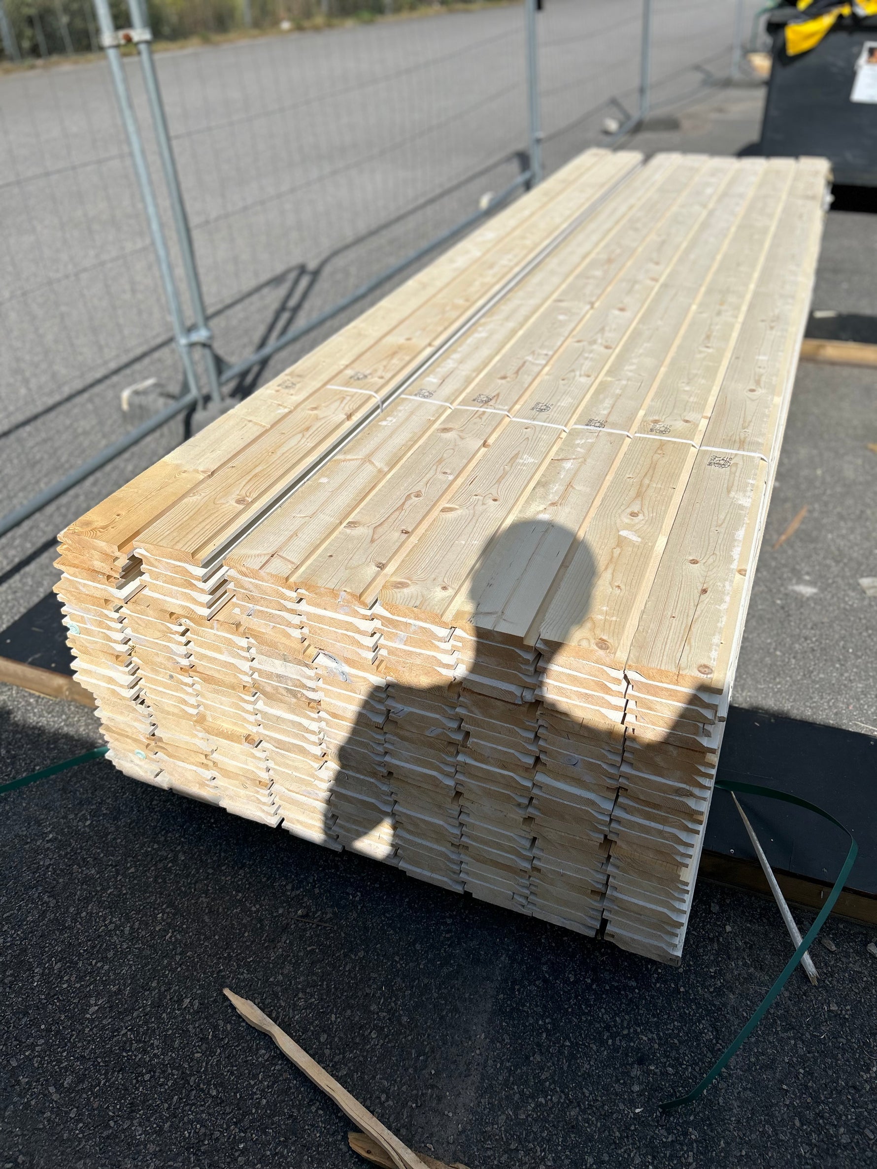 Paket Enkelfas Halvspont 22x120mm 3,60m 220st Grundmålade
