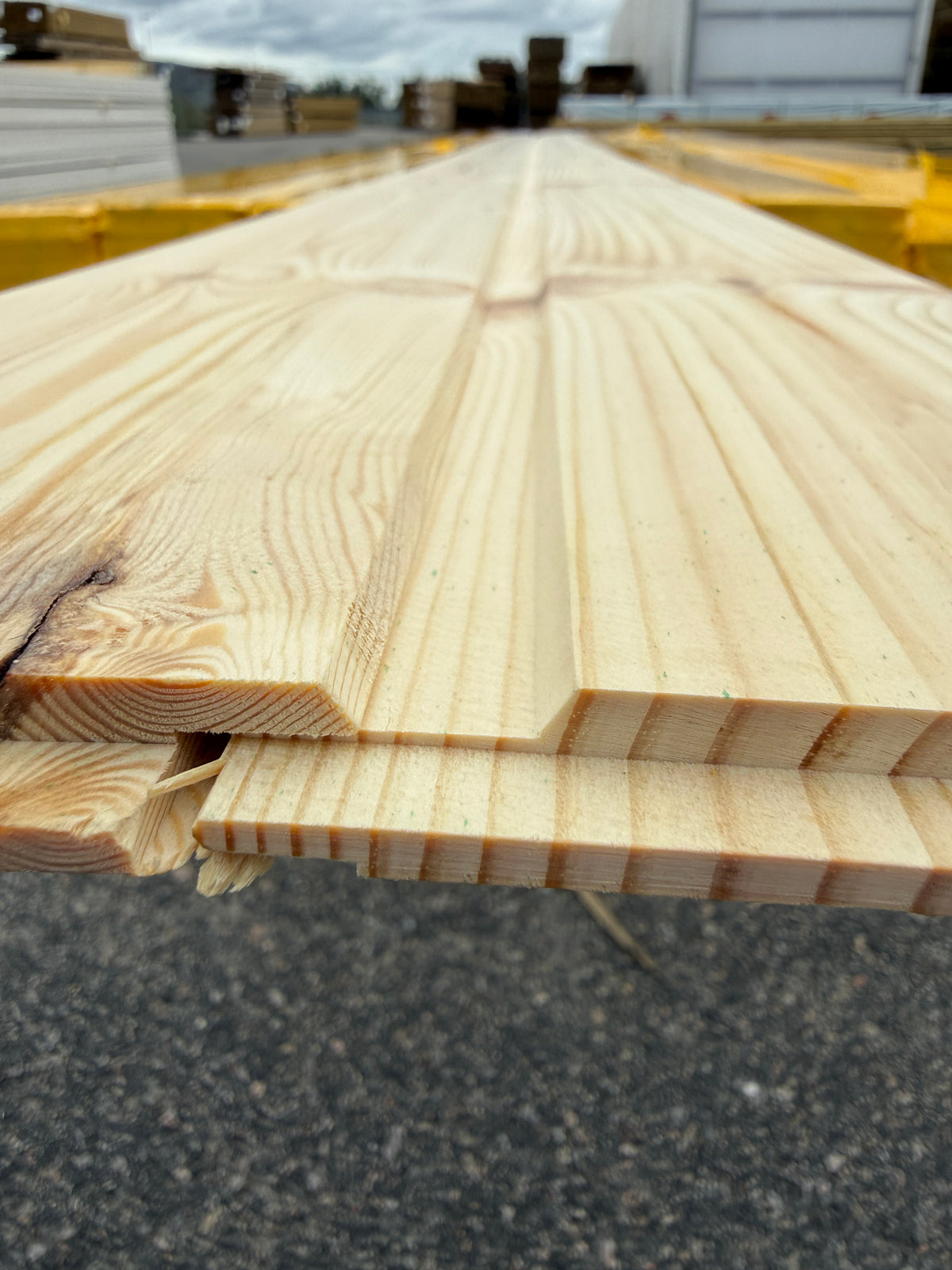 Paket Spårpanel 13x120 mm – Furu 3.60-5.10m 47,85kvm (Sekunda)