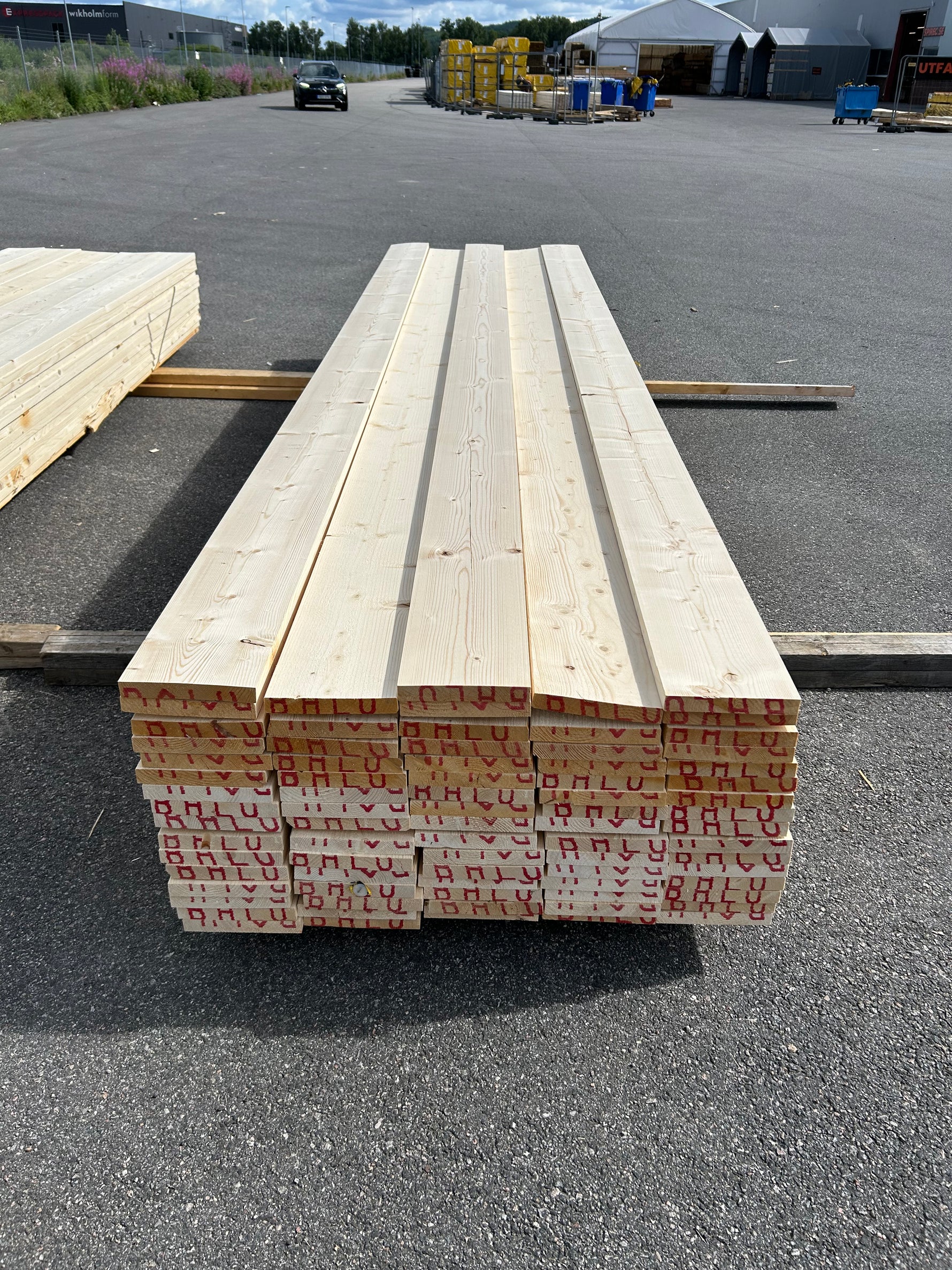 Paket finsågade Brädor 28x195mm 78st 4.20m Obehandlade