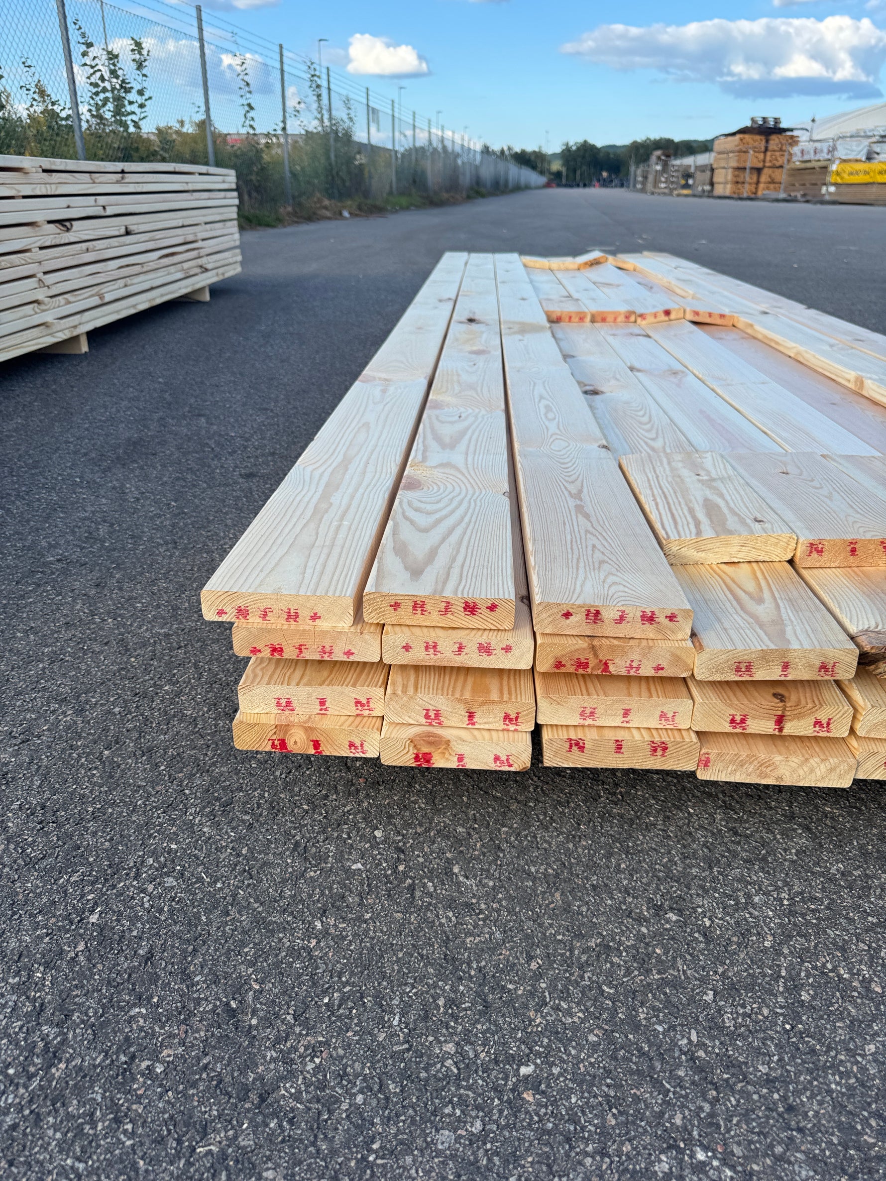 Paket Hyvlad 28x120 – 32st – 3.90 m – ANDRASORTERING