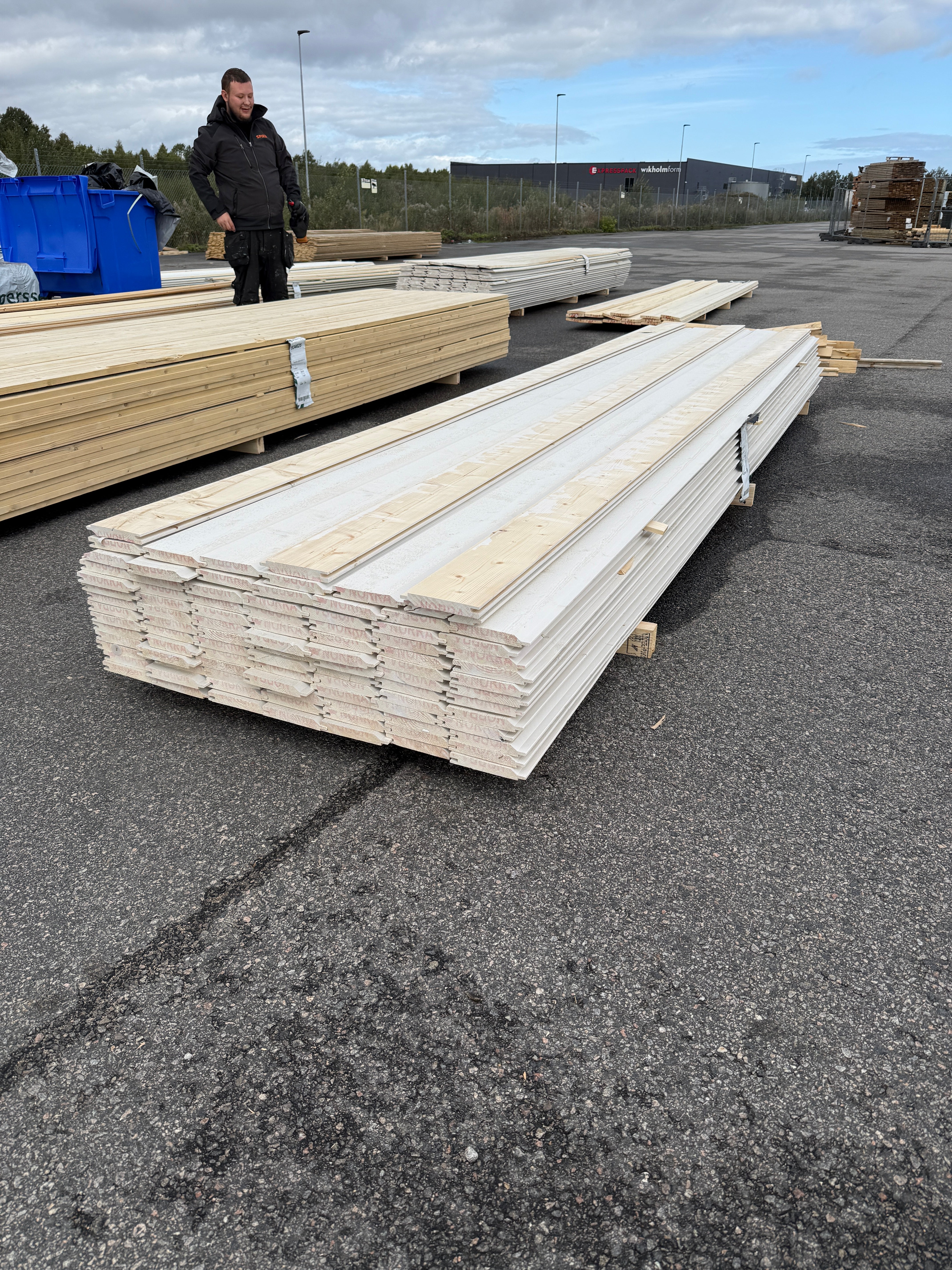 Paket Ytterpanel Enkelfasspont 22x145mm, 93st 4,20m Grundmålad