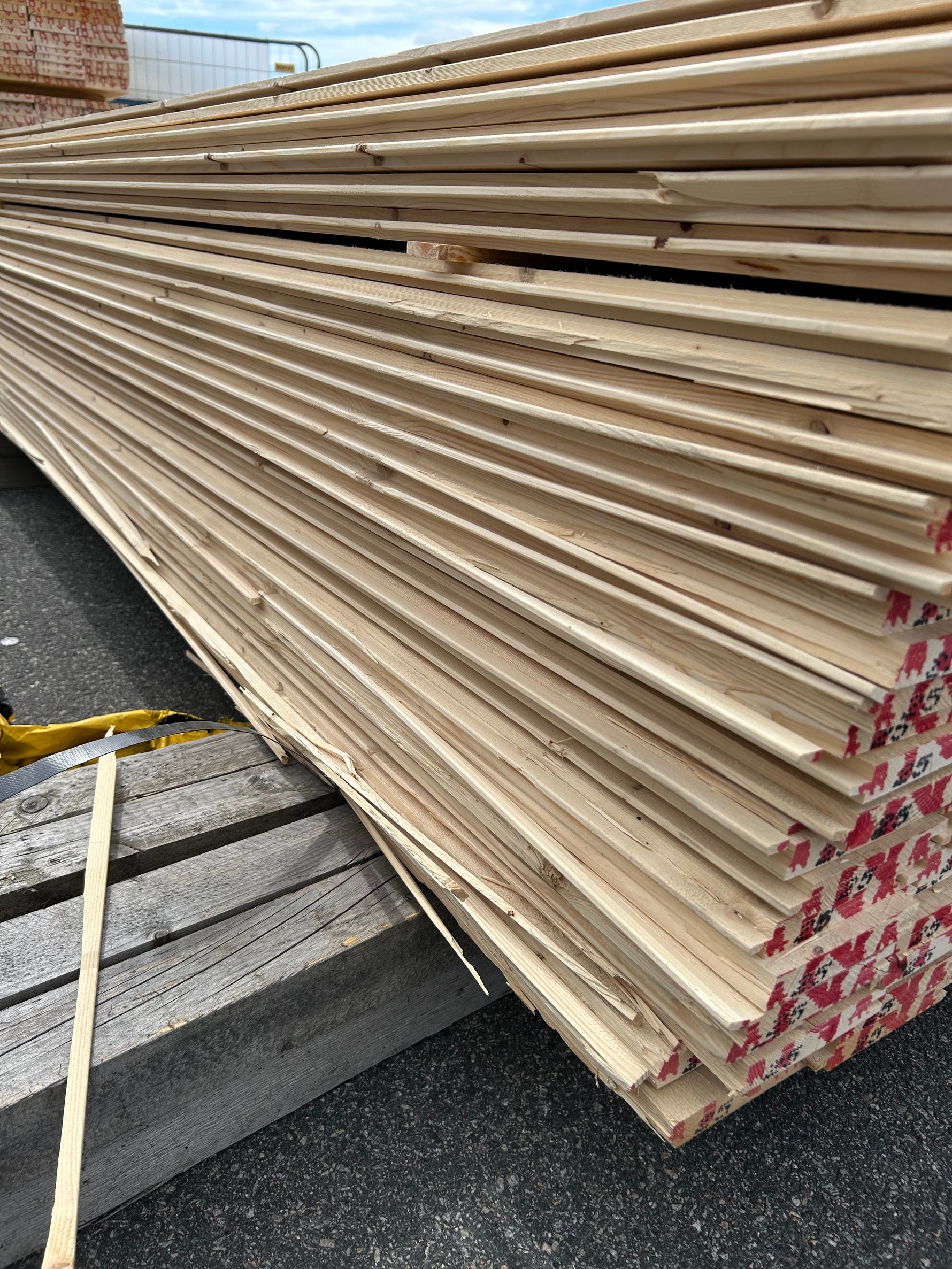 Paket Falsad Spårpanel 22x145mm- 2,50m 175 st Obehandlad