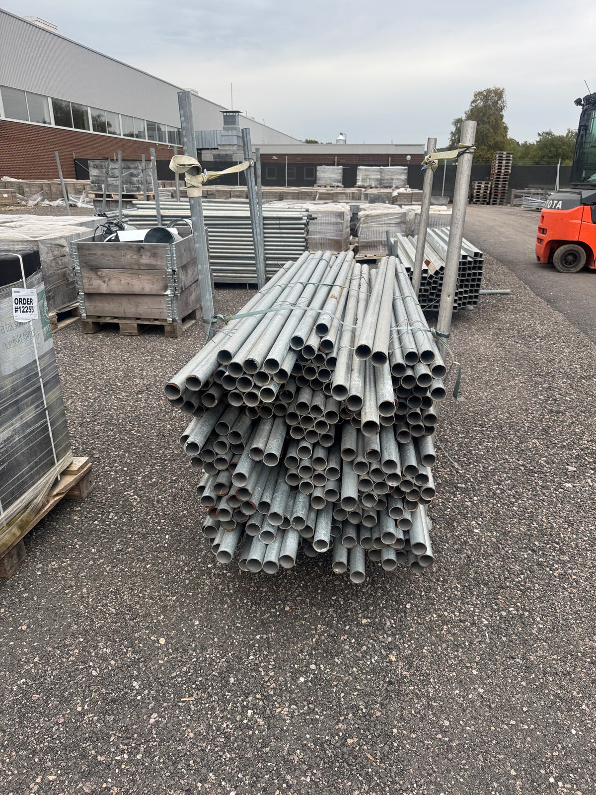 Pall Galvade Stålrör Ø44mm – ca 2,0m – ca 200st