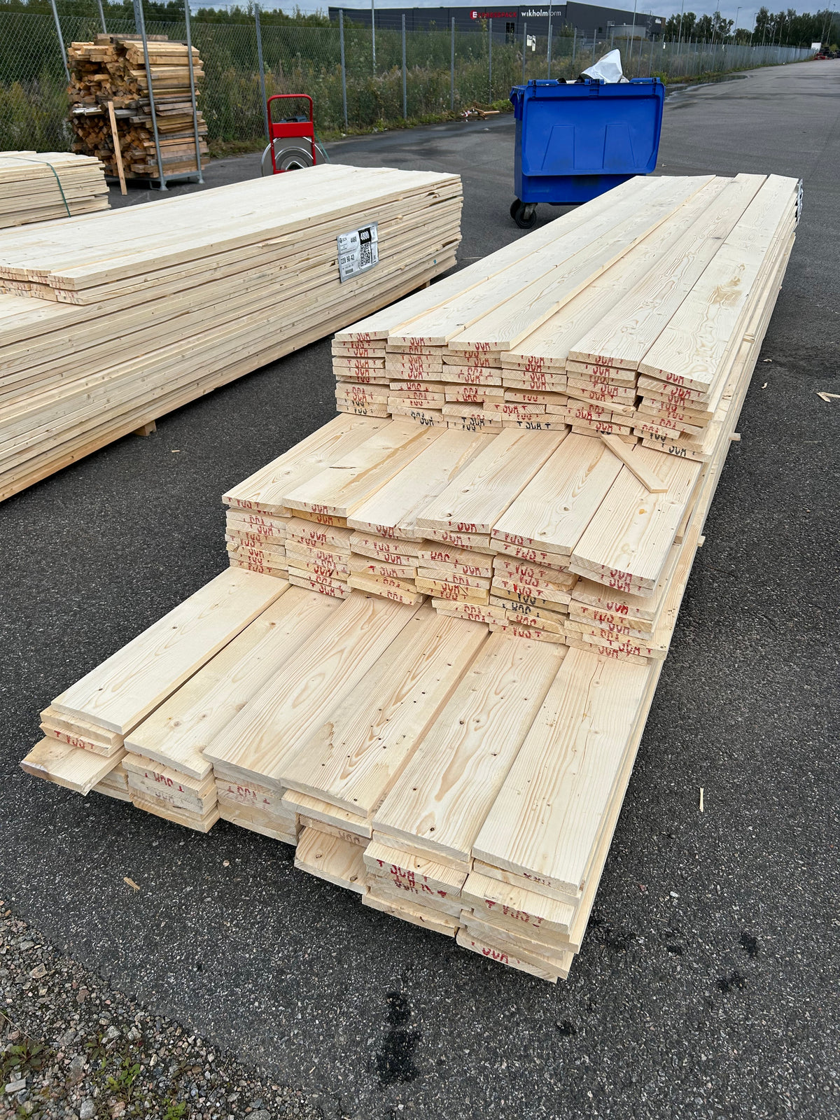 Paket Finsågade Brädor 22x170 mm – 4,20–5,40 m (Andra sortering)