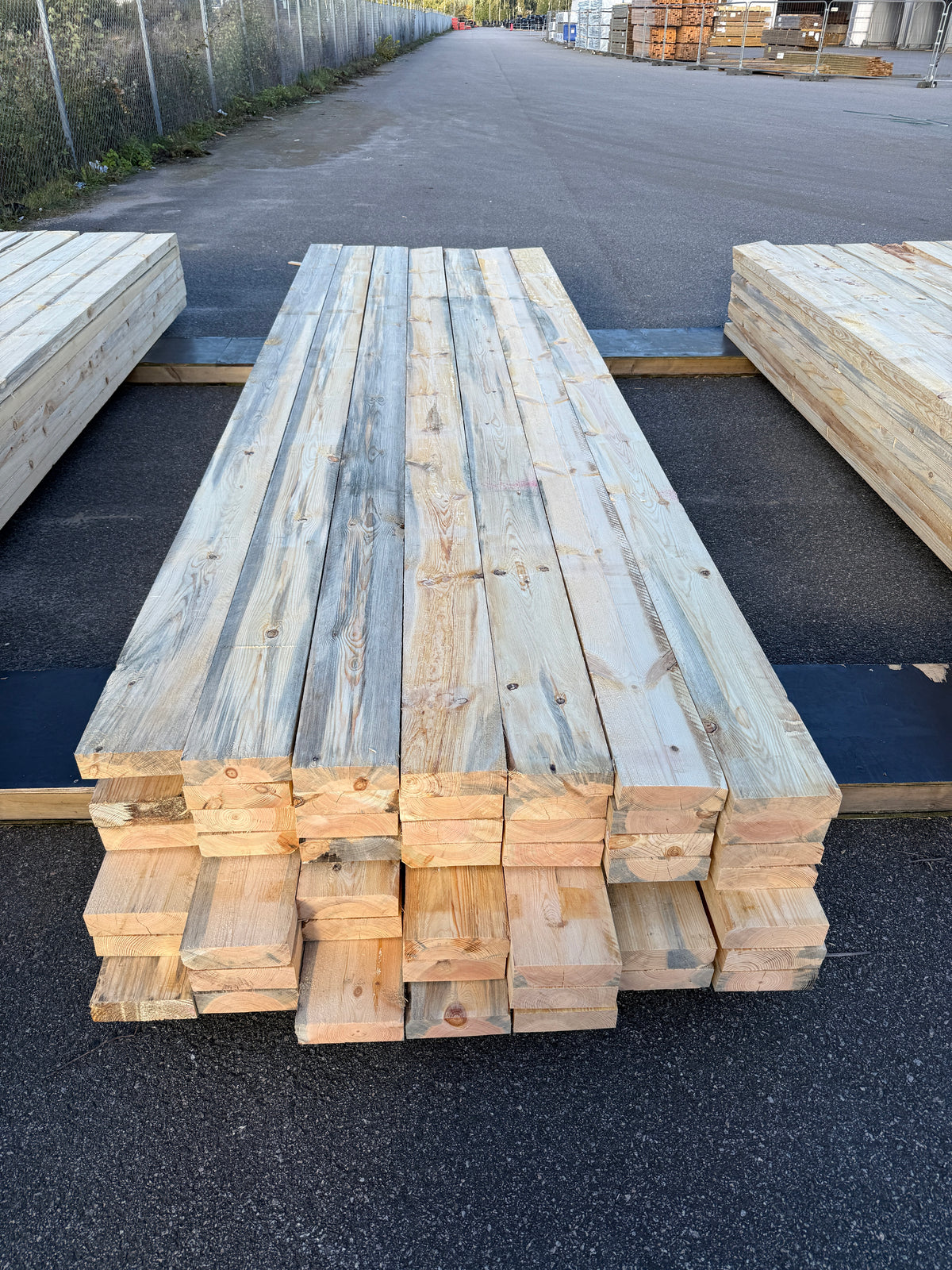 Paket Ohyvlade Reglar 47x150mm (3,30–3,60m) 49st Fuktskadat