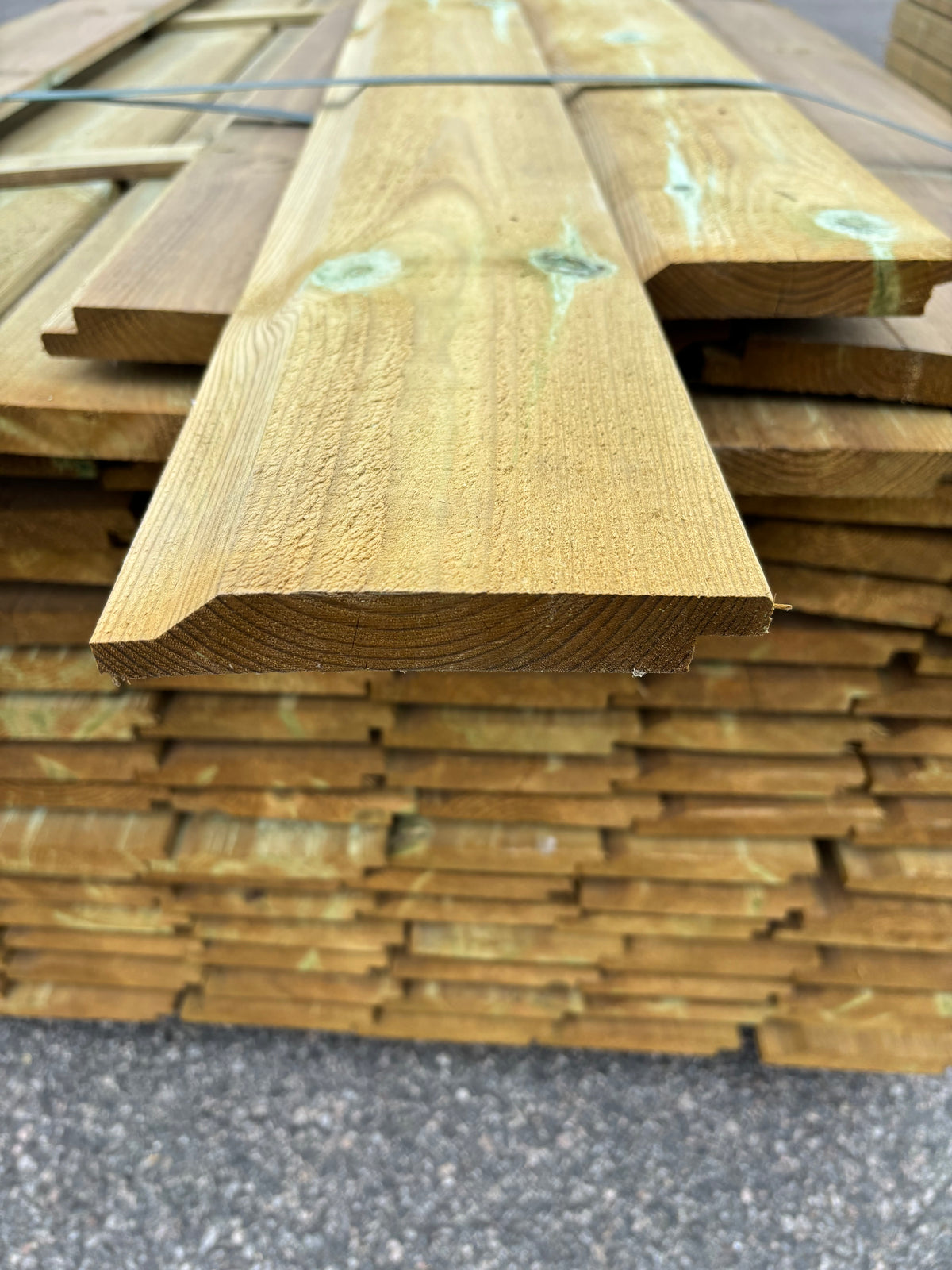Paket Tryckimpregnerad Ytterpanel Enkelfas Halvspont 22x145mm – 118st