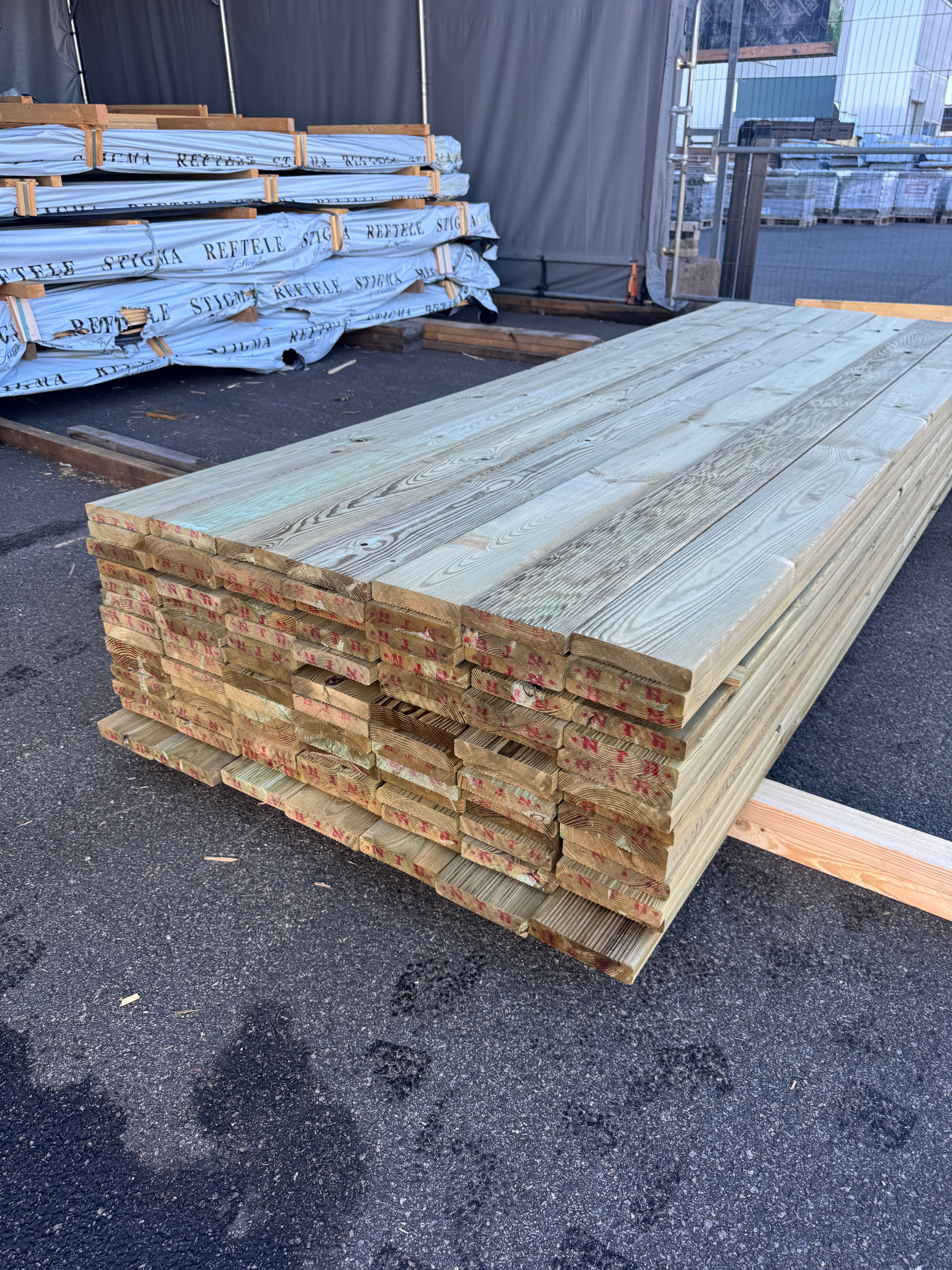 Paket Rillad Trall 28x145mm – 91 st (3,00–3,30 m, furu, NTR AB, B-sort)
