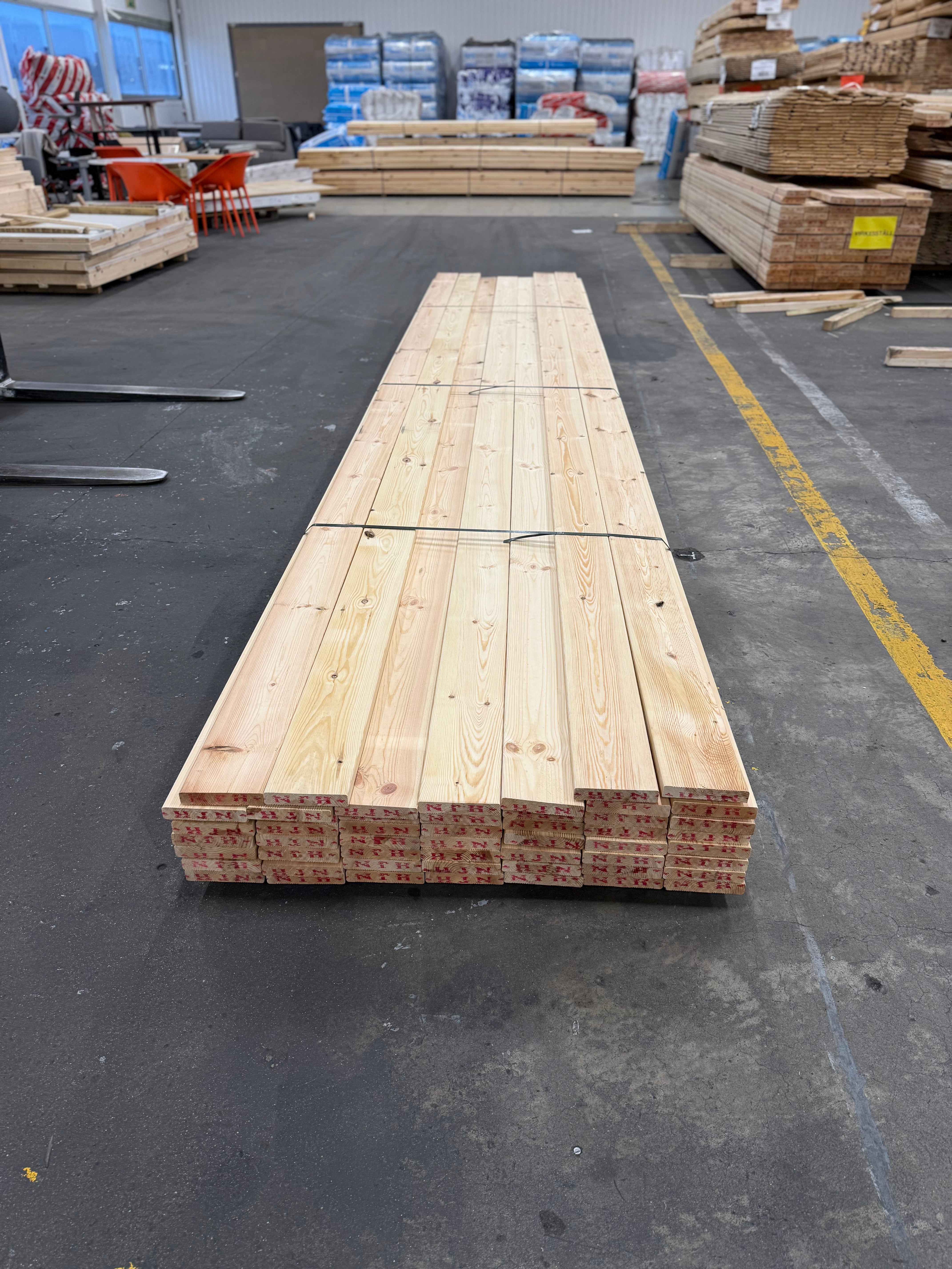 Paket Hyvlade Brädor 27x145mm 5.40m- 53st (Furu Rillad) B- sortering