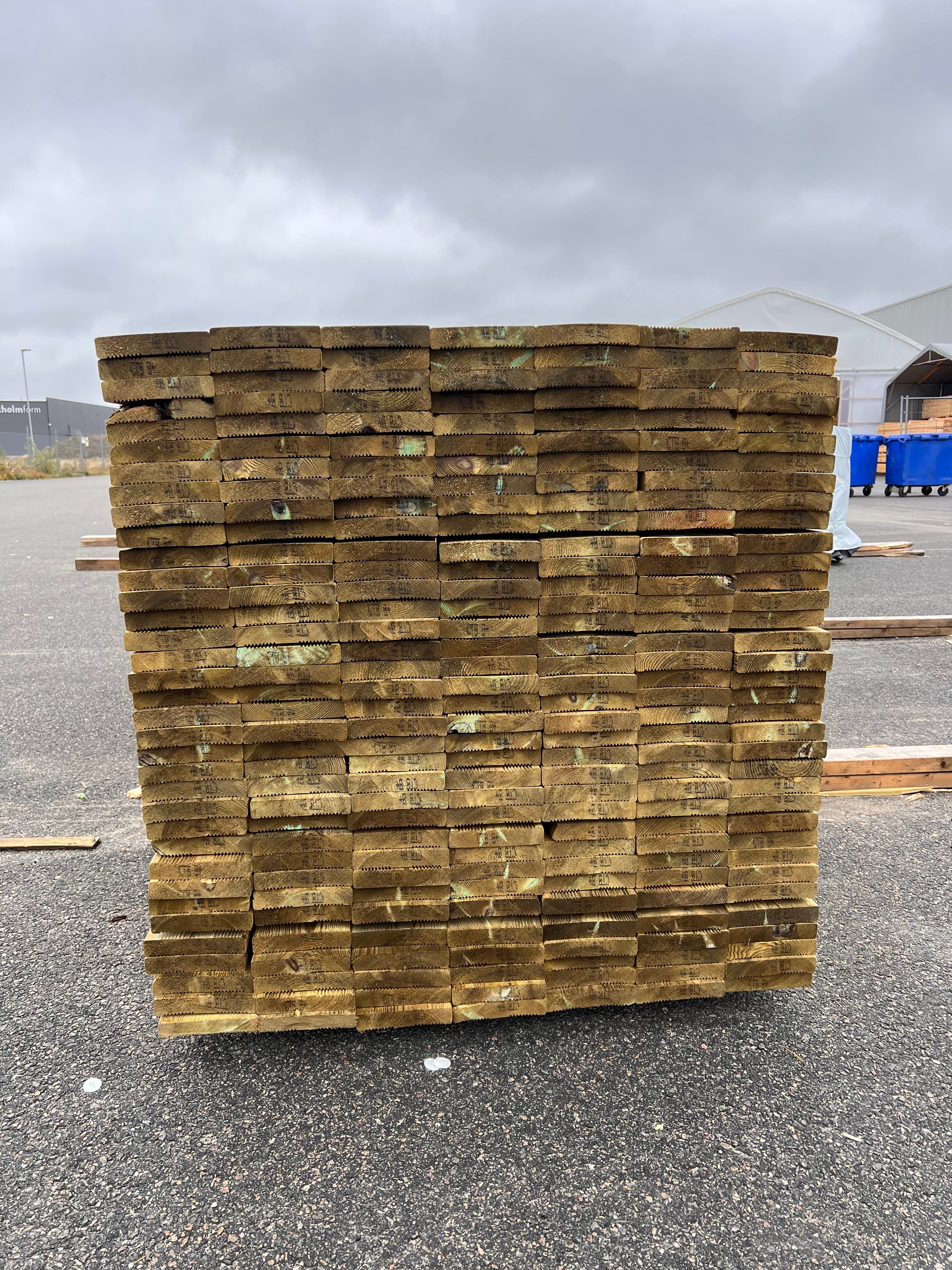 Paket Tryckimpregnerad Trall 27x145 Rillad 245 st 4,20m (B-Sortering)