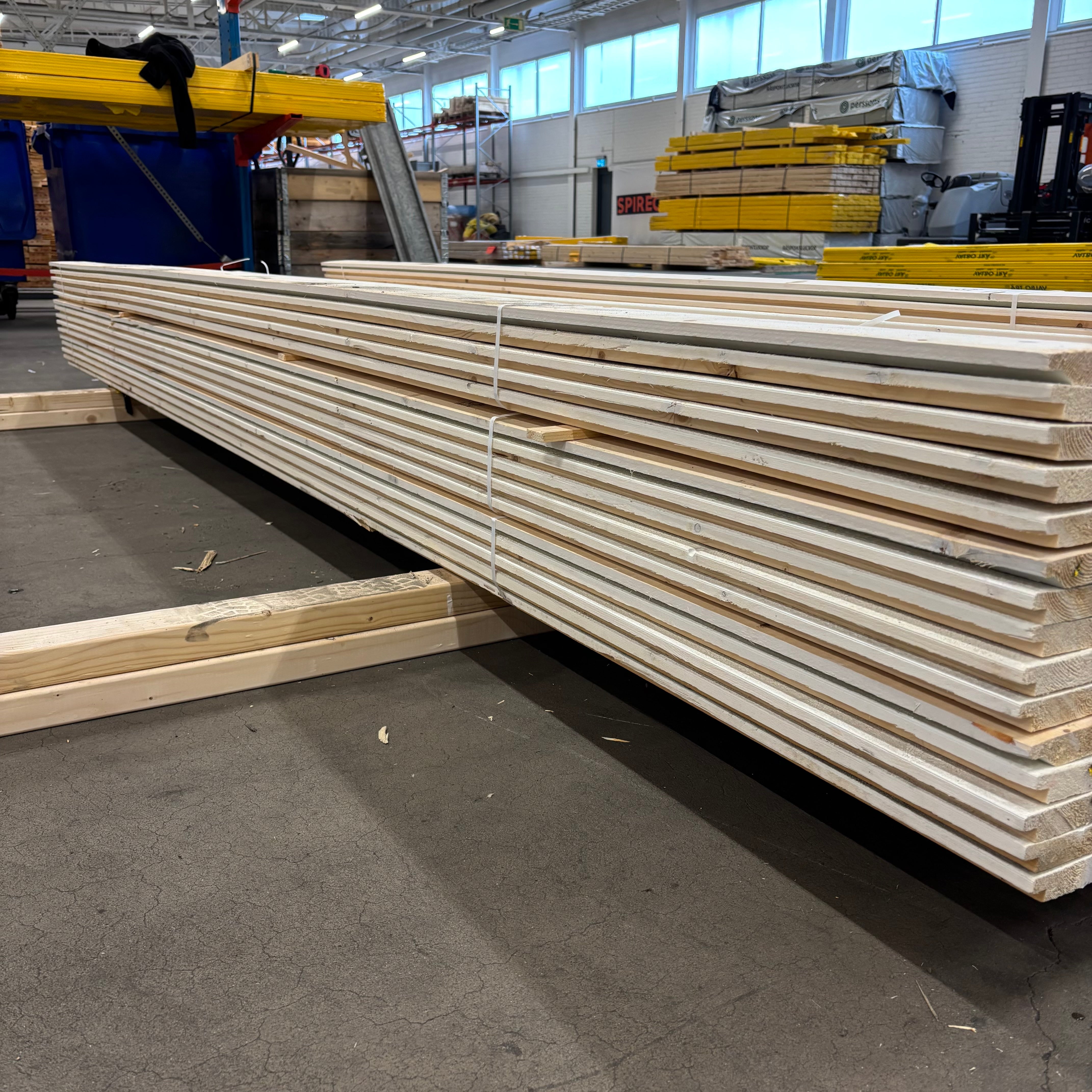 Paket Ytterpanel Enkelfas Fals 22x120mm 3,60m – 105 st (gran, grundmålad vit)