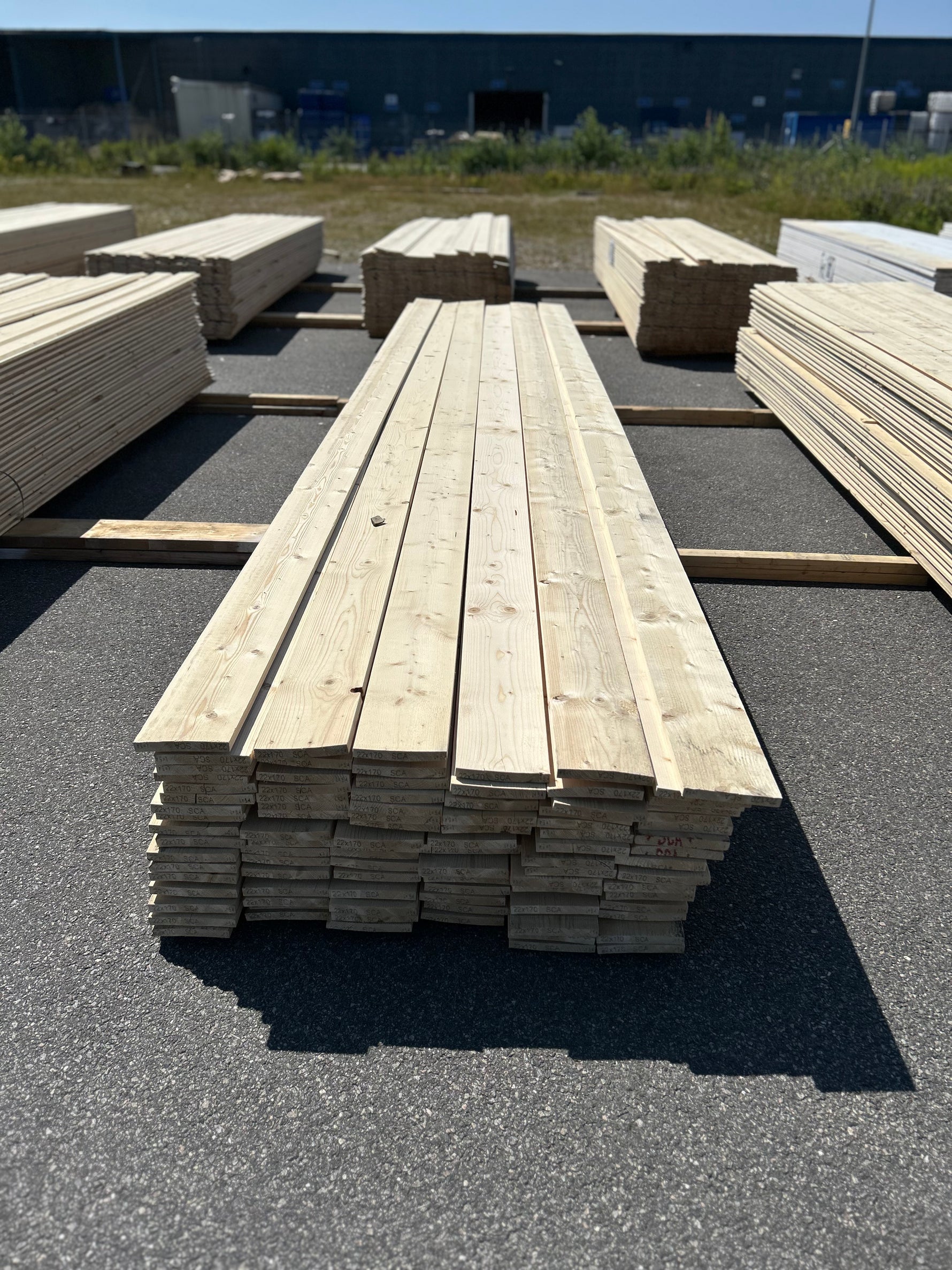 Paket Finsågade Brädor 22x170mm 5.40m 98st Obehandlade (Andra- sortering)