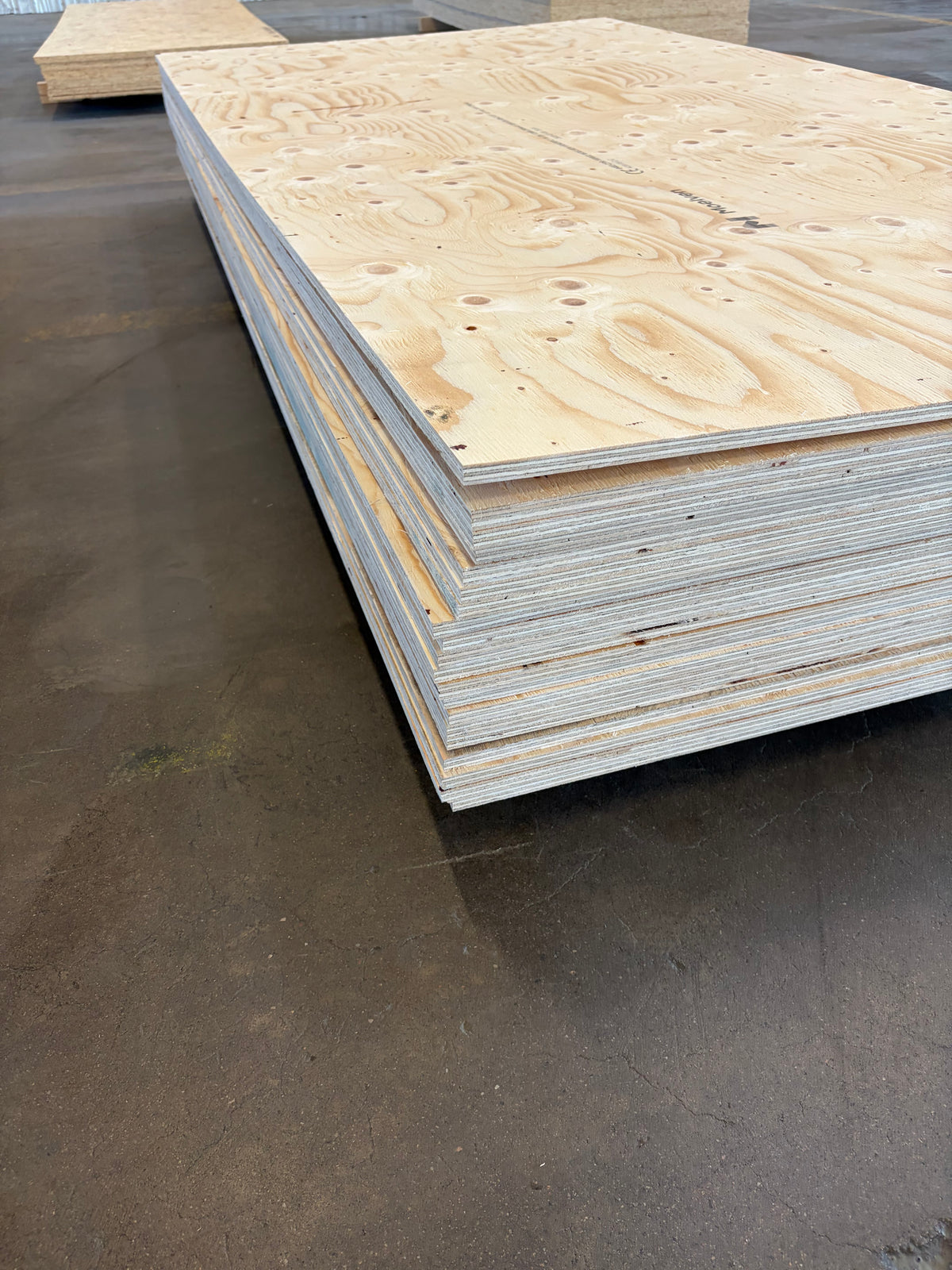 Paket Konstruktionsplywood 12×1200×2400 mm – 20 st