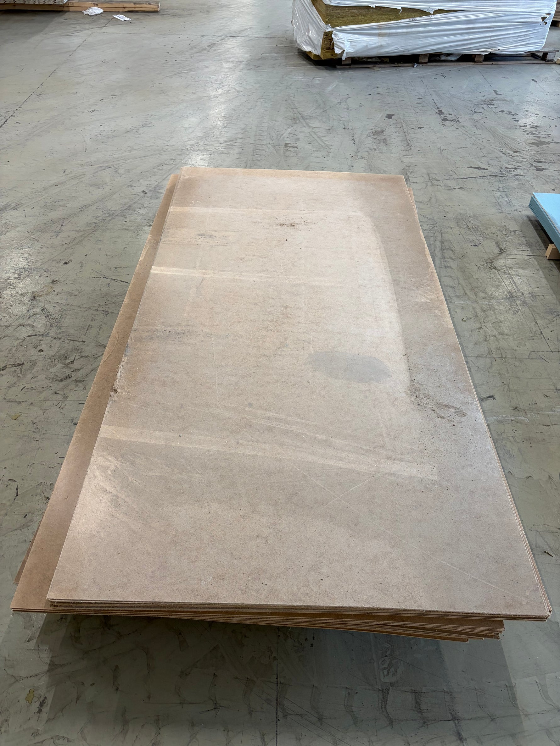 Pall Masonitskivor 2440x1220x3mm – ca 65st