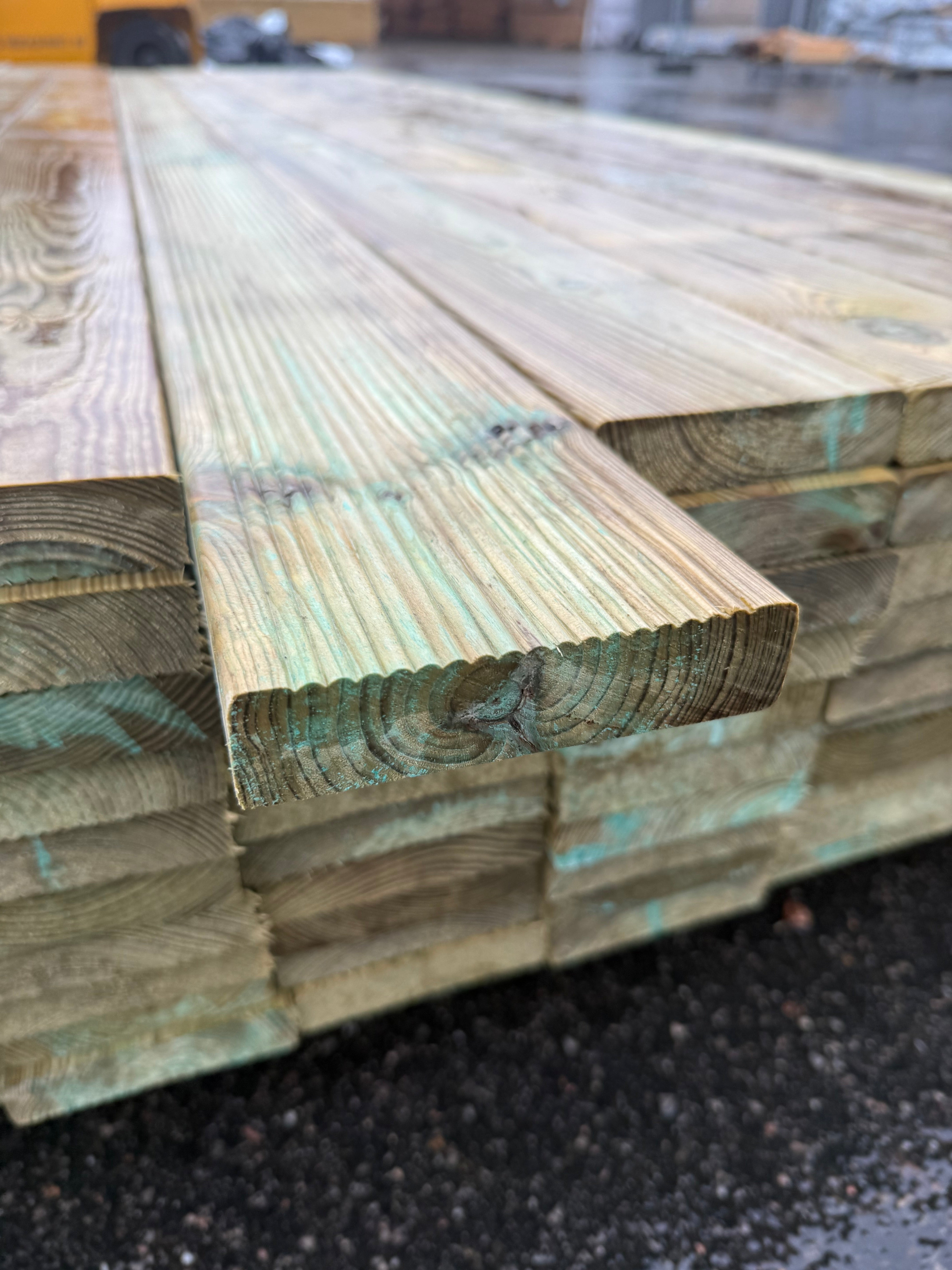Paket Trall Rillad 28x120mm – 90 st 3.0m Tryckimpregnerad B-sort