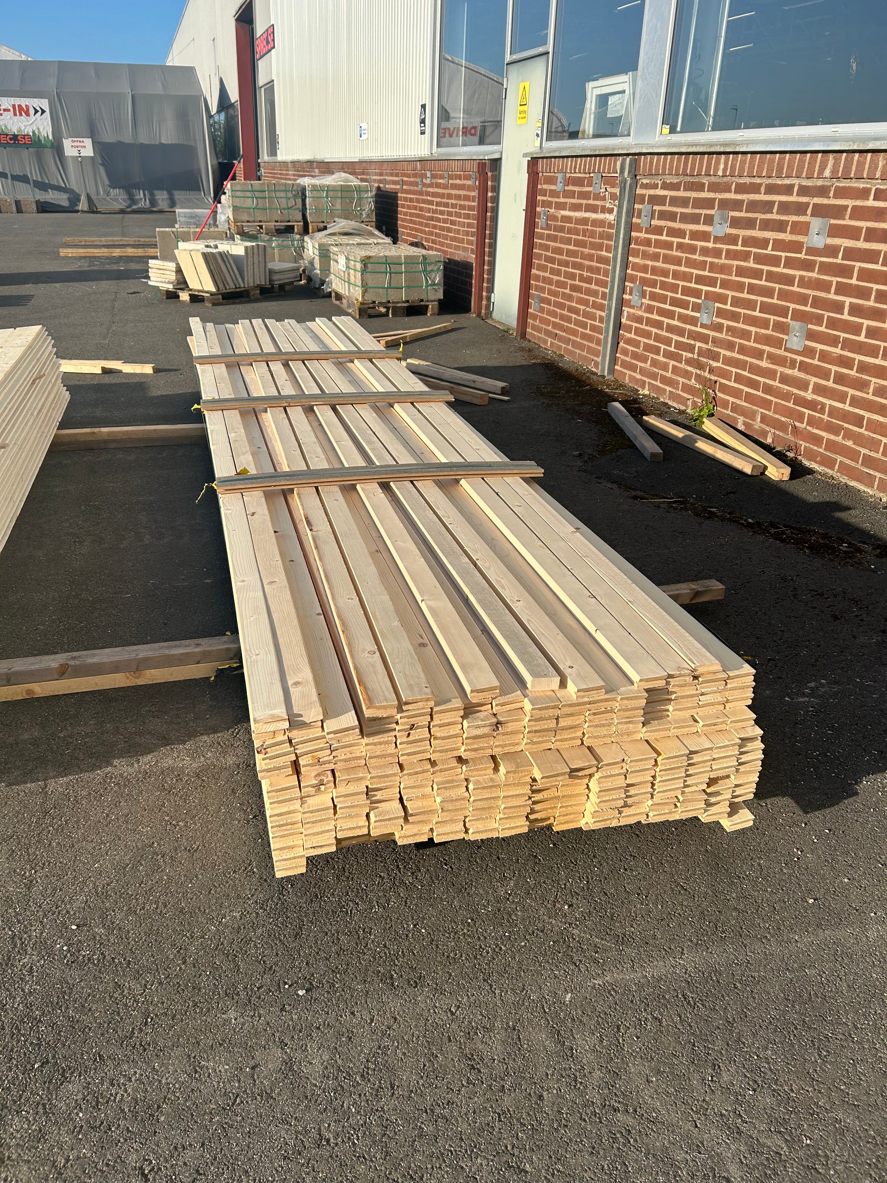 Paket Glespanel 28x60 – 200st (4.50 m) – Ändspontad – Obehandlad