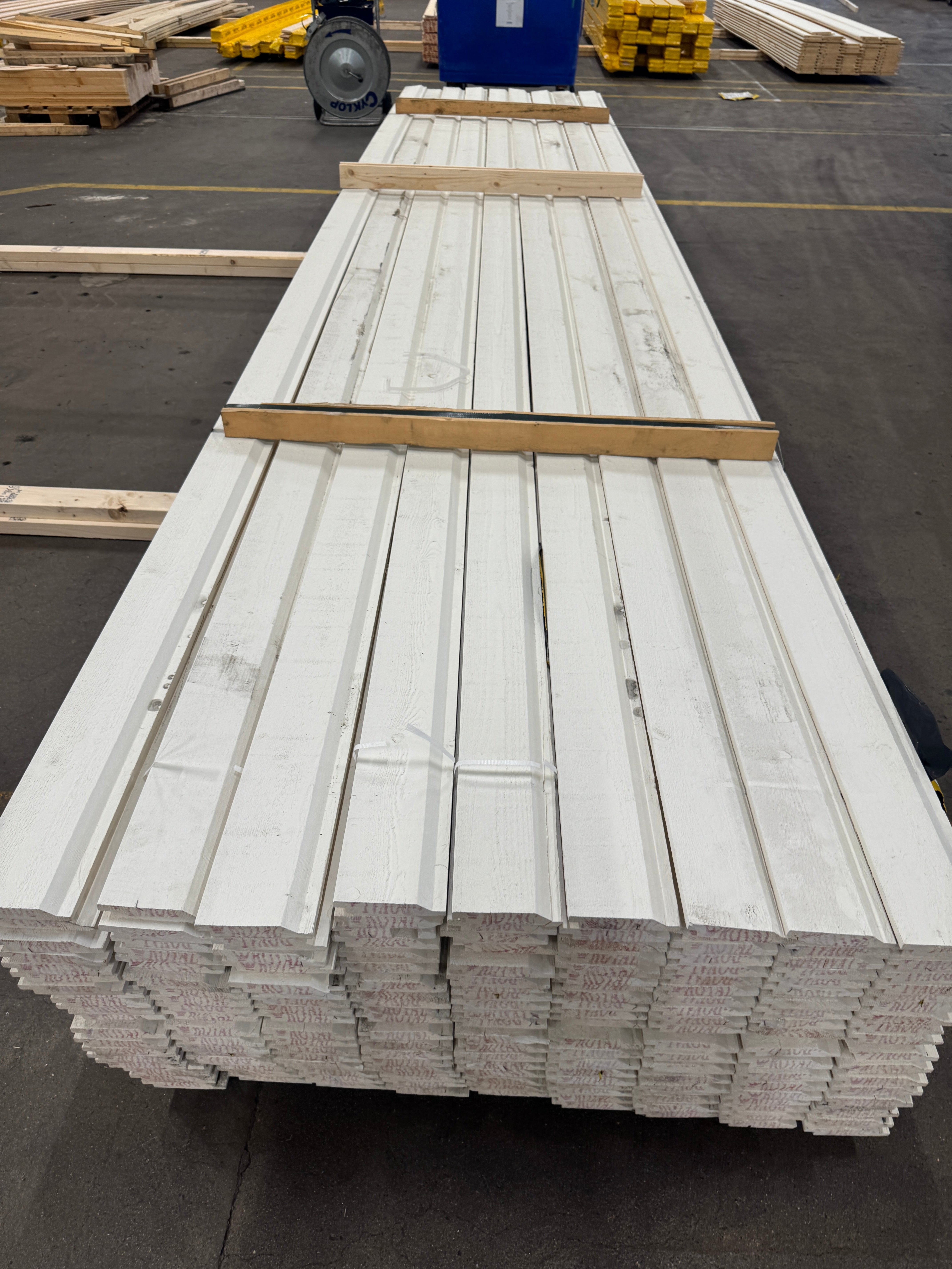 Paket Ytterpanel Enkelfas Halvspont 22x120mm – 164 st (4,80–5,40 m, gran, vitmålad)