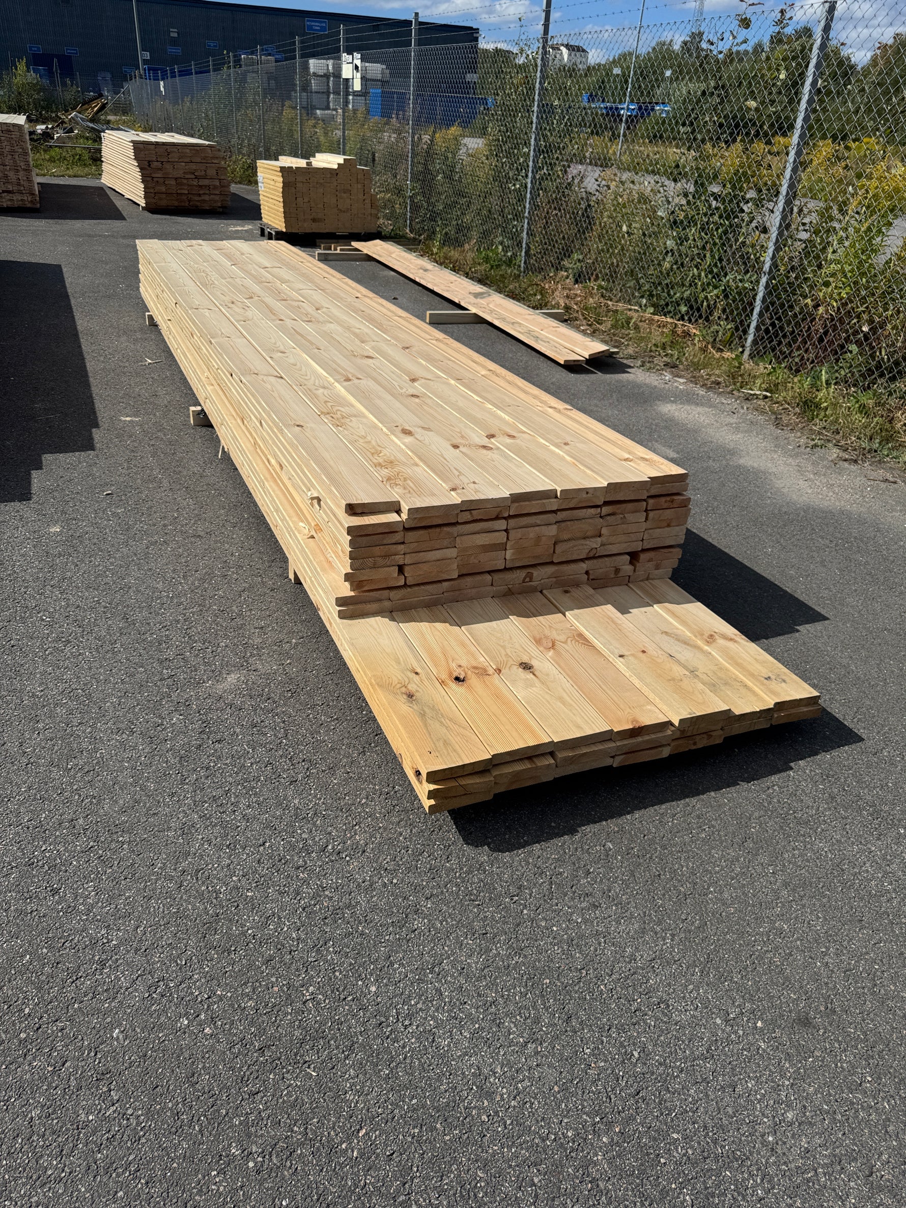 Paket Rillad 28x145 – 84st – 4.80–5.40 m – ANDRASORTERING