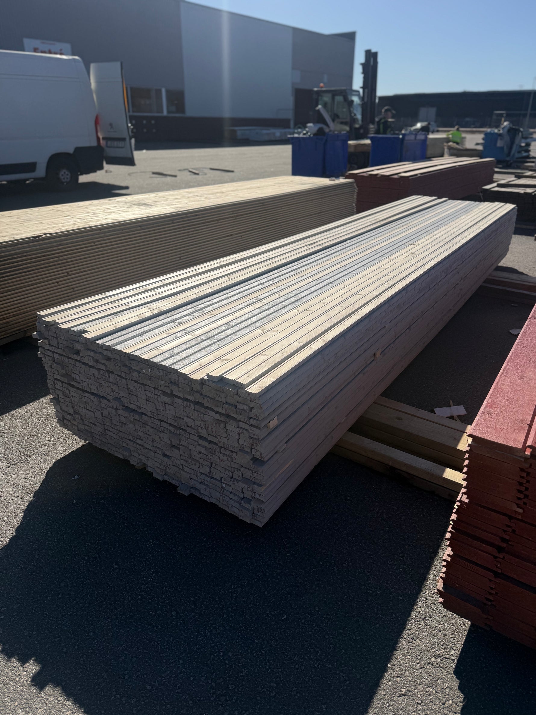 FÄRG? Paket lockläkt 22x45mm Gran MTO NCS mel Pc 4.80m 558st klibbig ljusgrå ingen färgkod - Spirec
