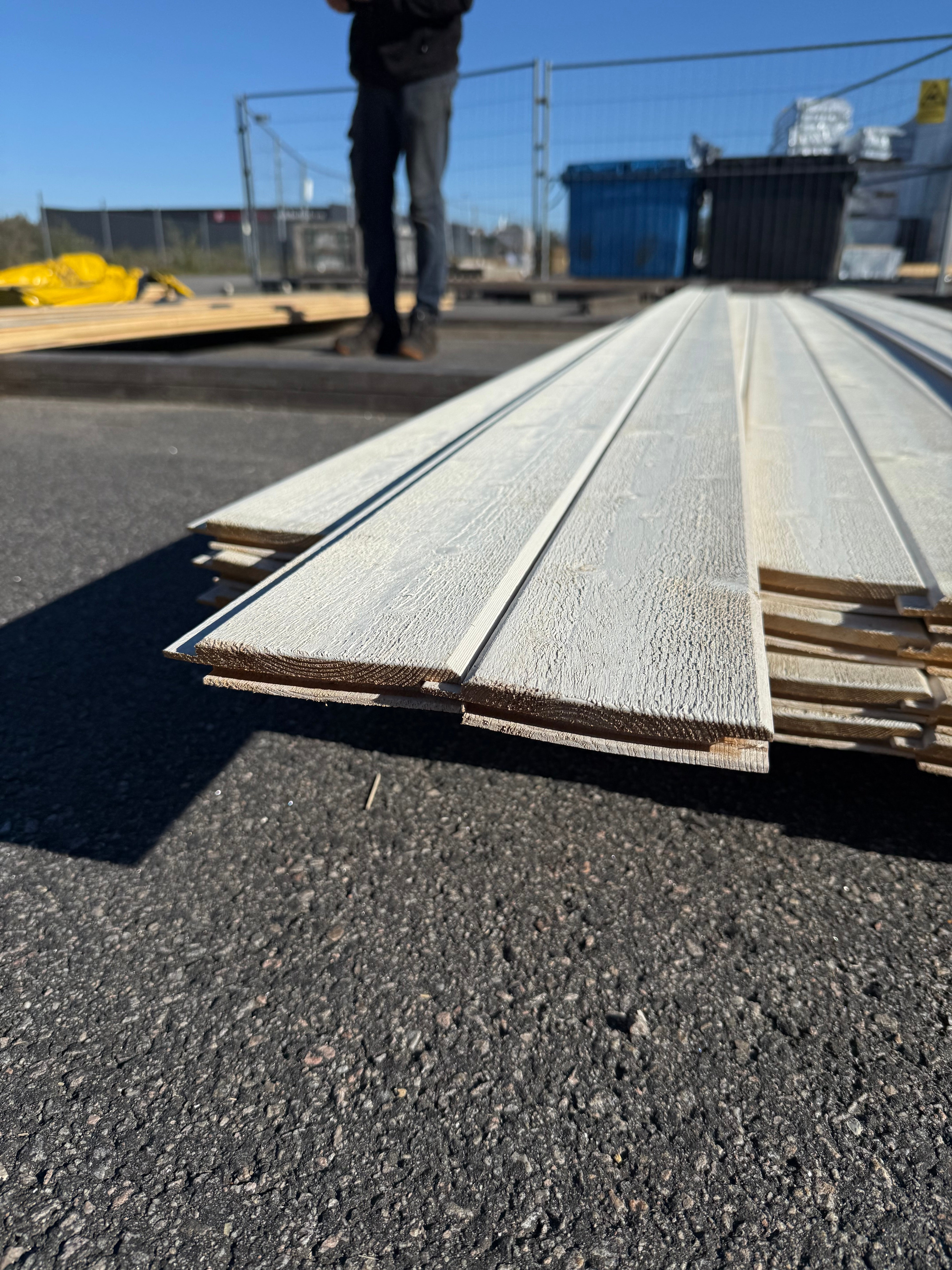 Paket Ytterpanel 22x120mm – 36 st (5,40 m, gran, grundmålad, ändspont)