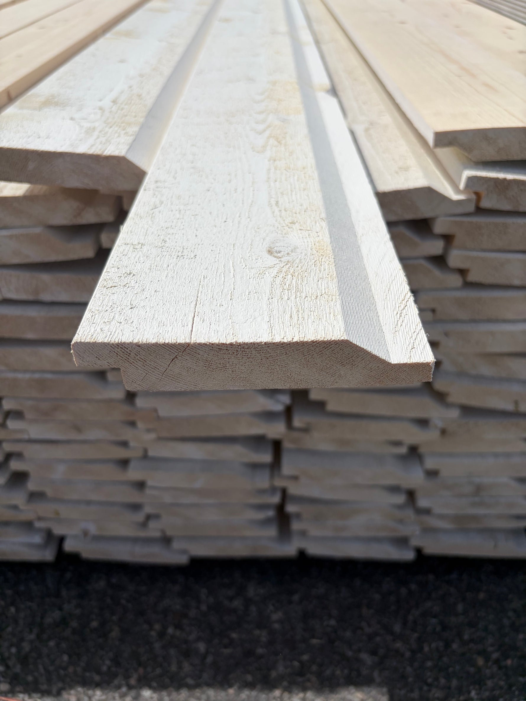 Paket Ytterpanel Enkelfas Halvspont 22x120mm, 134st 5.10m Grundmålade