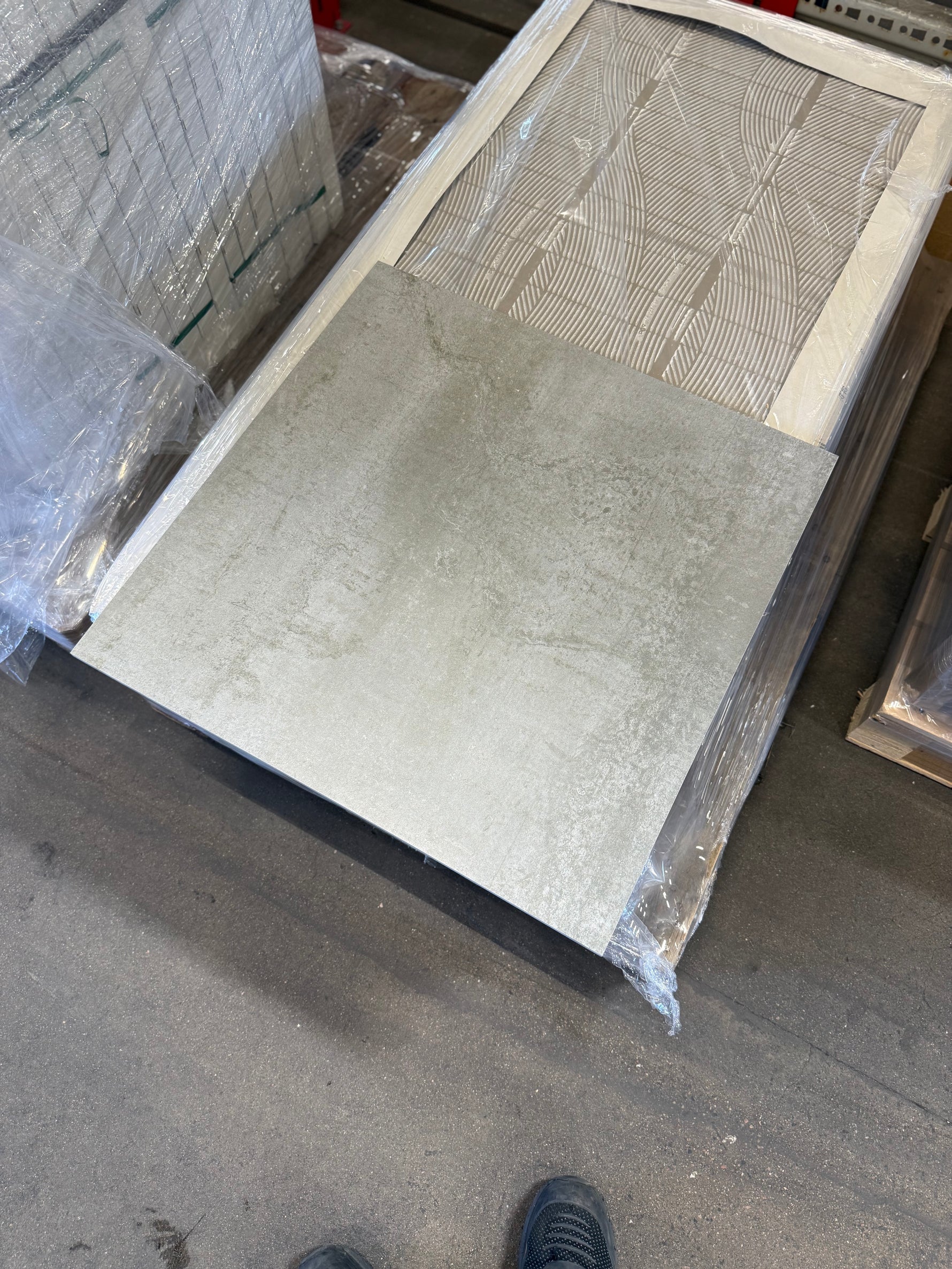 Parti Klinker Metall Silver Såg 60x60, 16 paket totalt ca 23m²