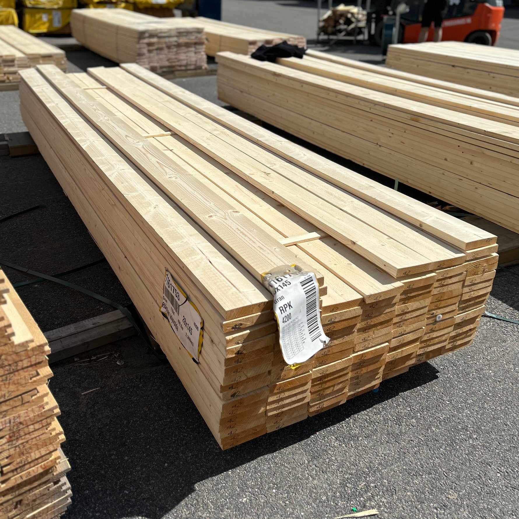 Paket Finsågade Brädor 28x145mm, 107st 4,20m
