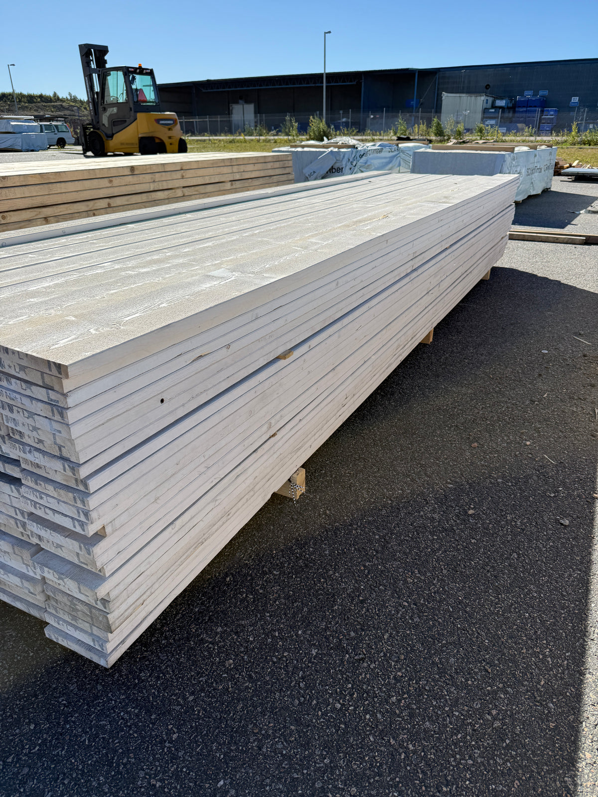 Paket Finsågade Brädor 22x145mm 3,90m 163st Grundmålade