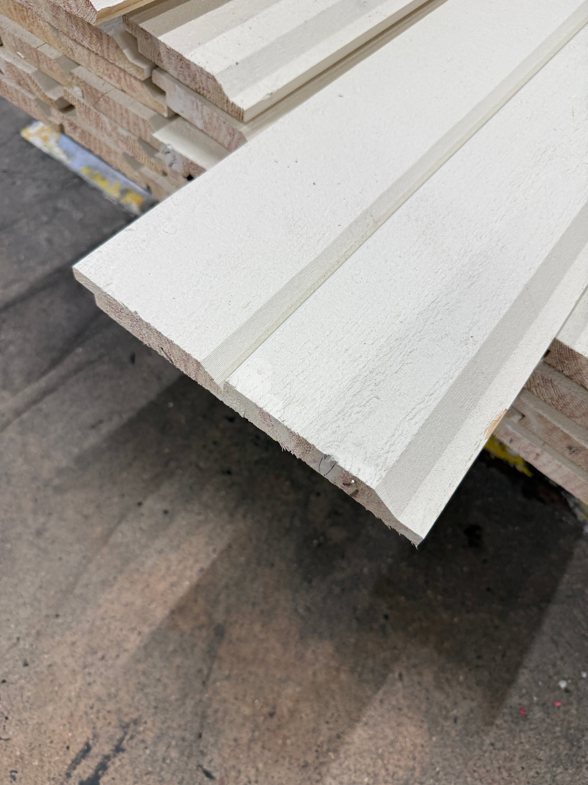 Paket Ytterpanel Enkelfasspont 22×120 mm – 4,80 m – 43st Grundmålad