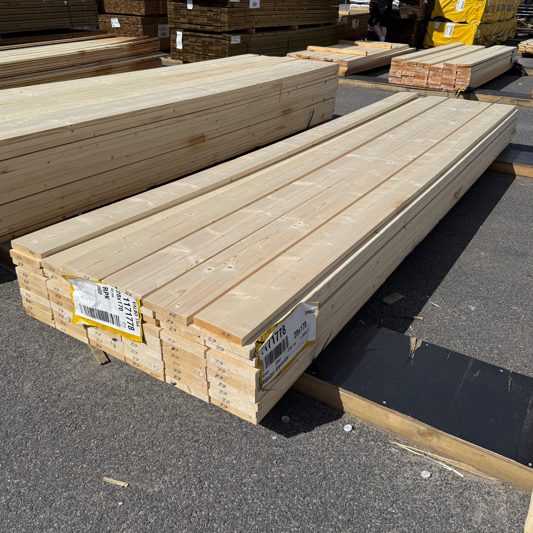 Paket Finsågade Brädor 28x170mm, 59st 3,90m