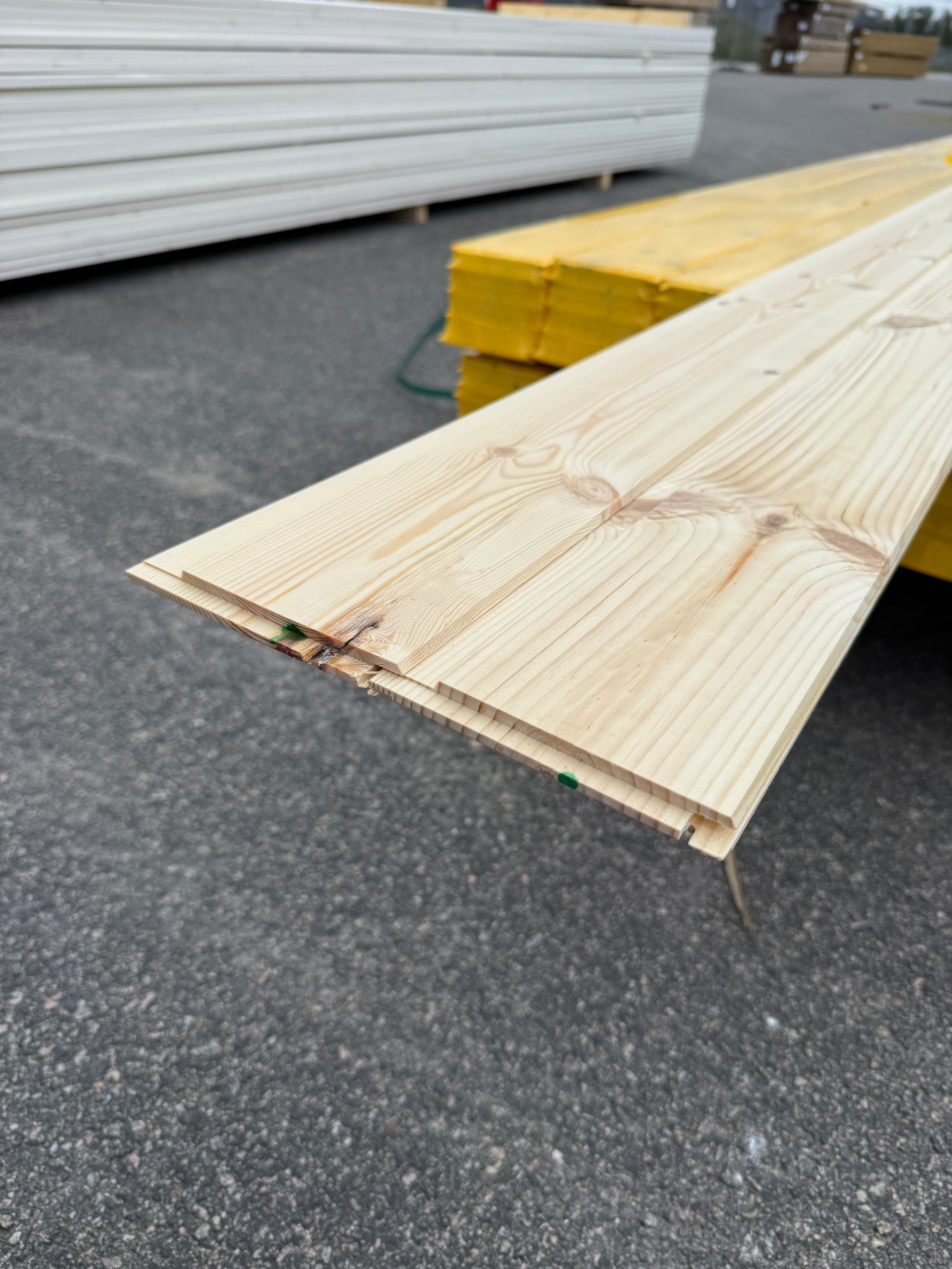 Paket Spårpanel 13x120 mm – Furu 3.60-5.10m 47,85kvm (Sekunda)