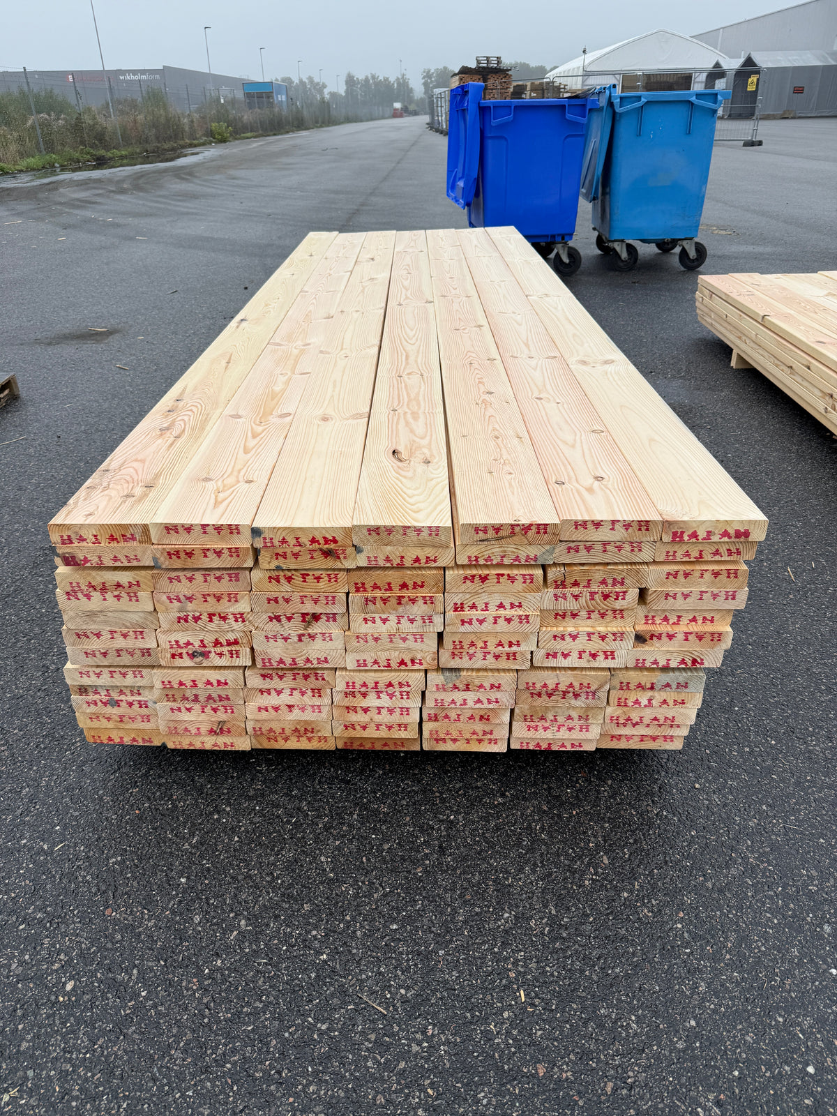 Paket Obehandlad Trall 36x148mm Furu 3,30–3,60m – 84st (Andra sortering)