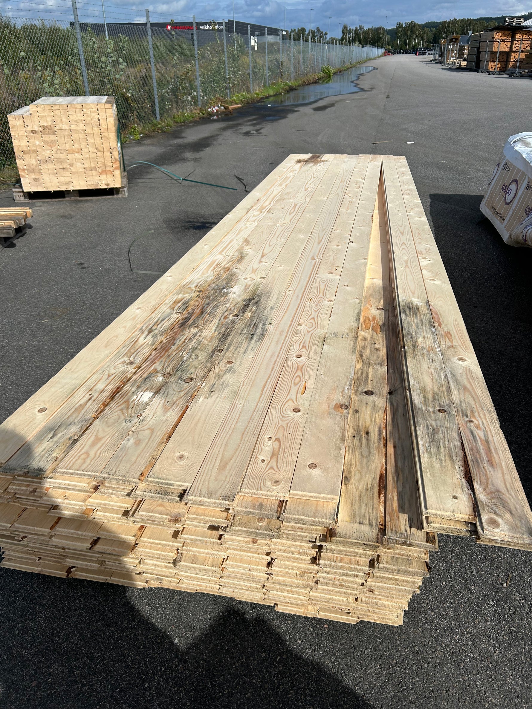 Parti Råspont 20x120 mm – 4,80m 220st (Fuktskadat)