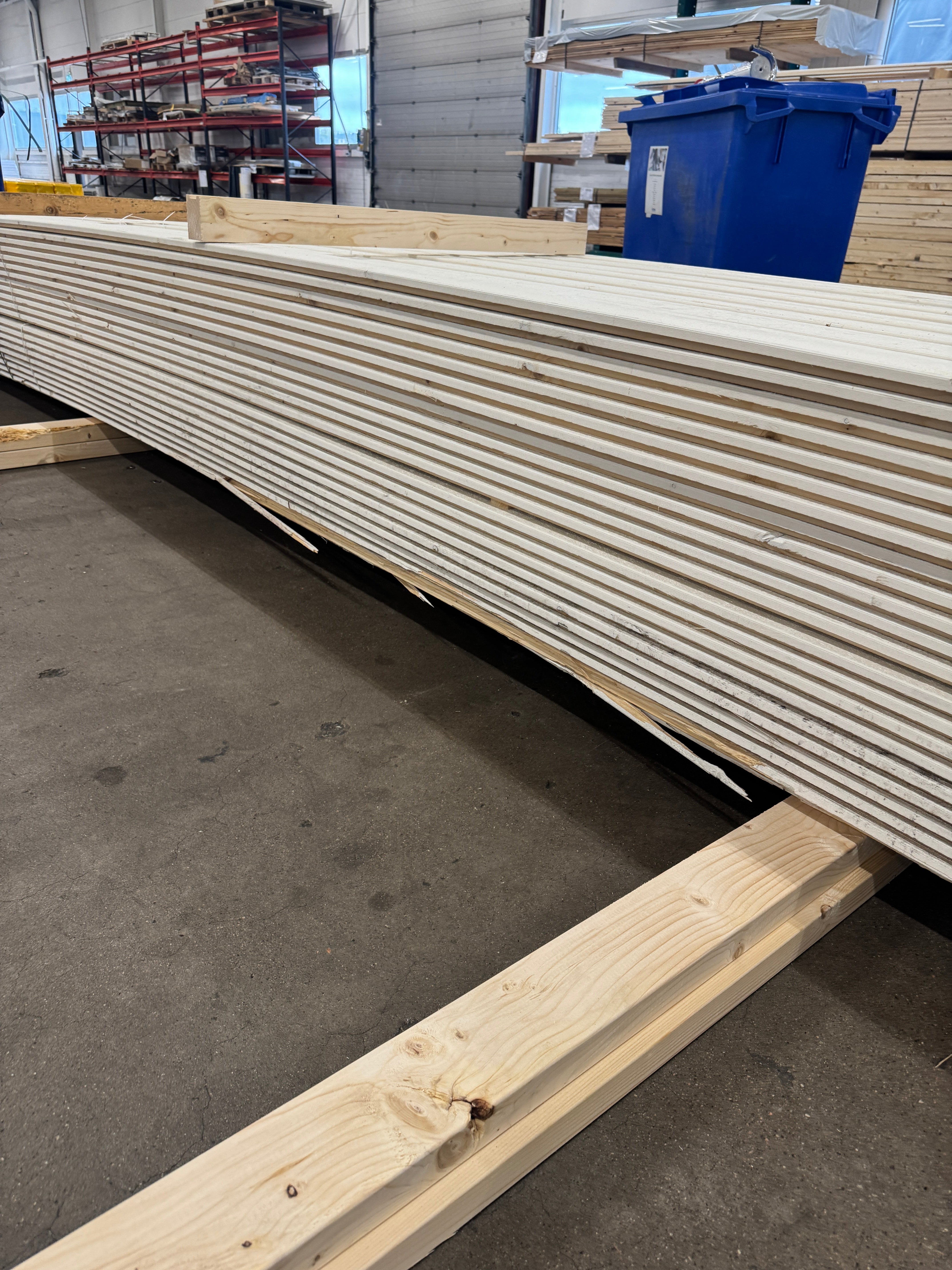 Paket Ytterpanel Enkelfas Halvspont 22x120mm – 164 st (4,80–5,40 m, gran, vitmålad)